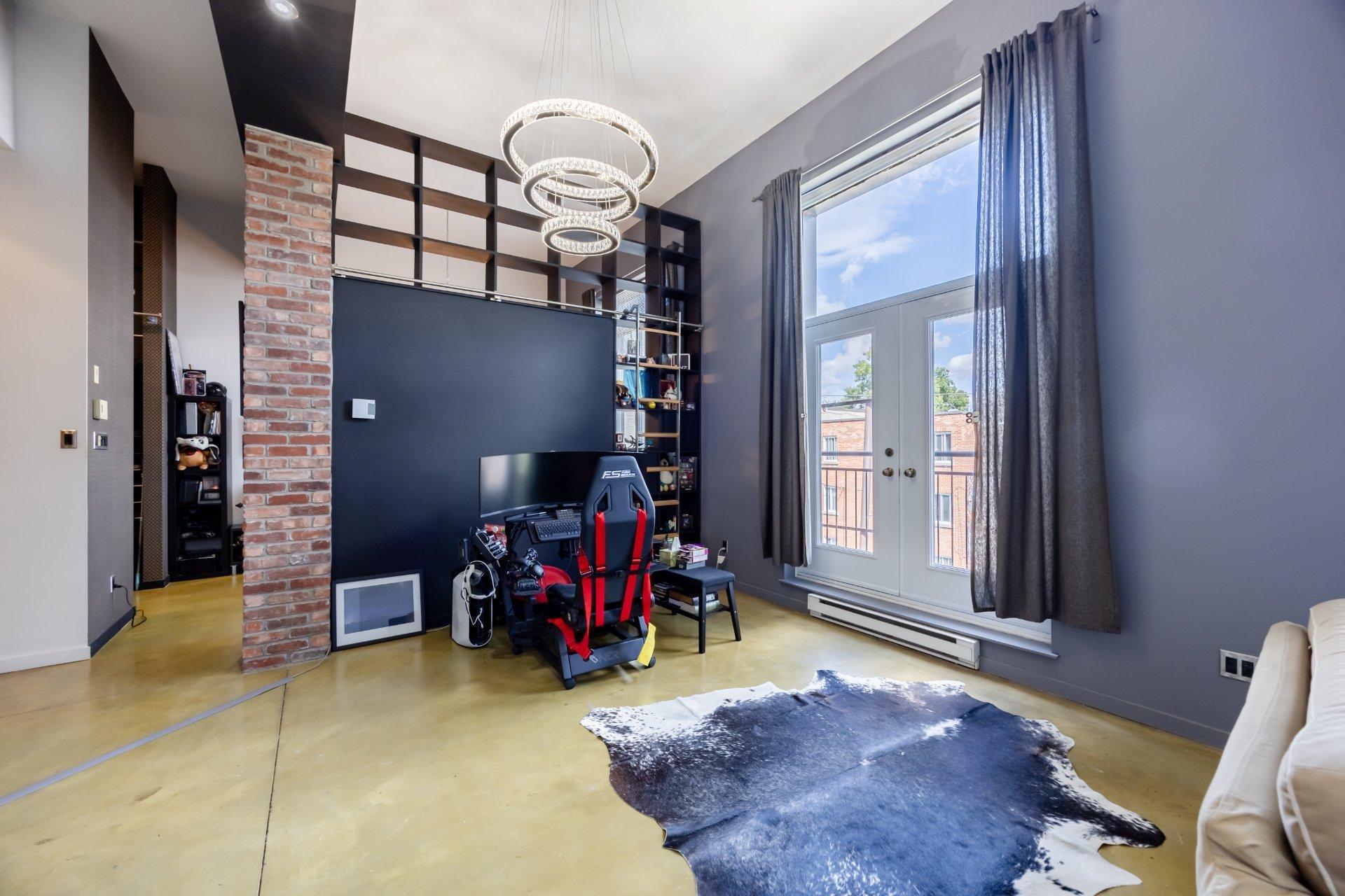 









2321


Av. des Érables

, 301,
Montréal (Ville-Marie),




QC
H2K3V4

