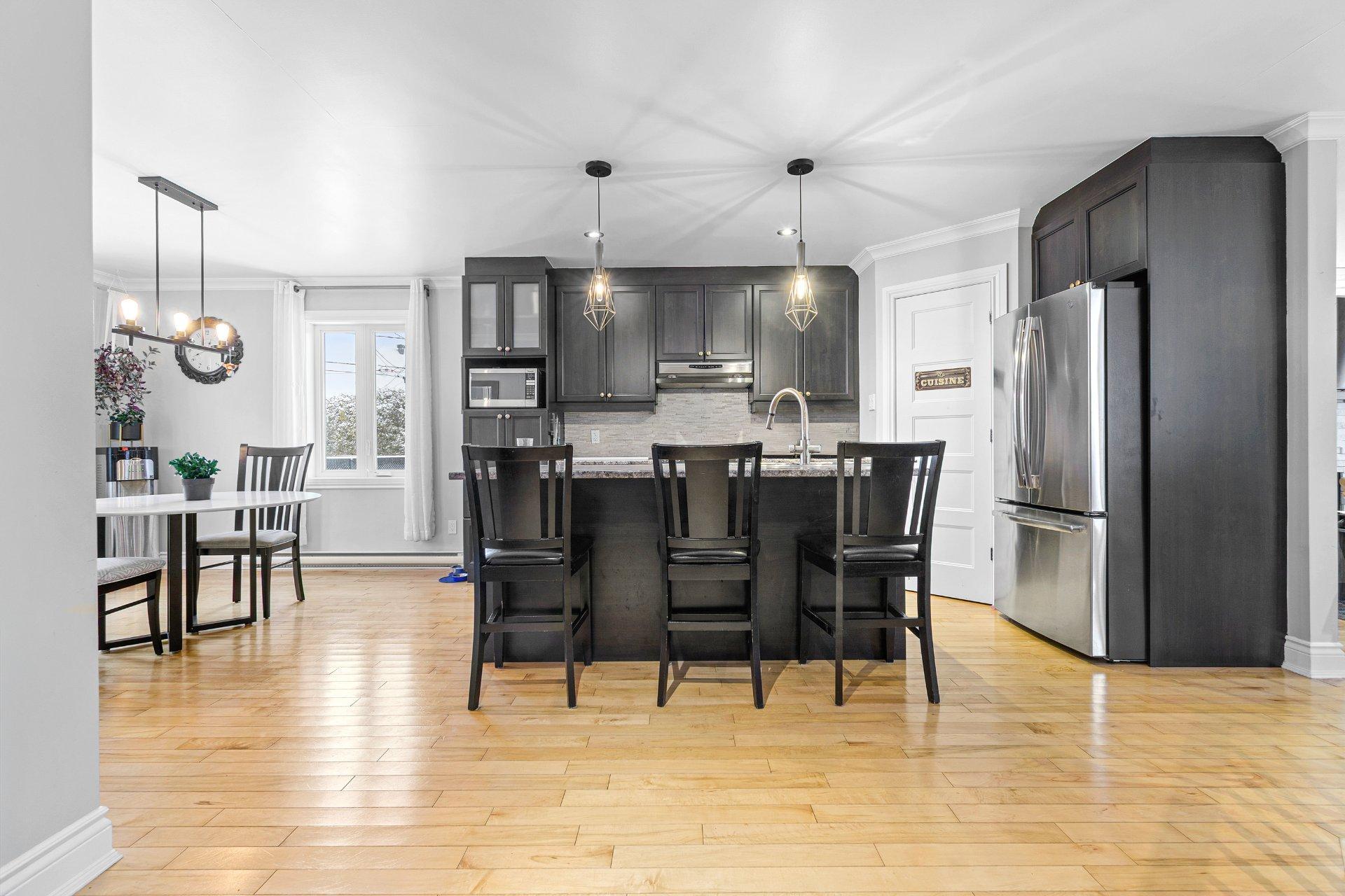 









17

 - 17A


Place du Clos

,
Lachute,




QC
J8H0J3

