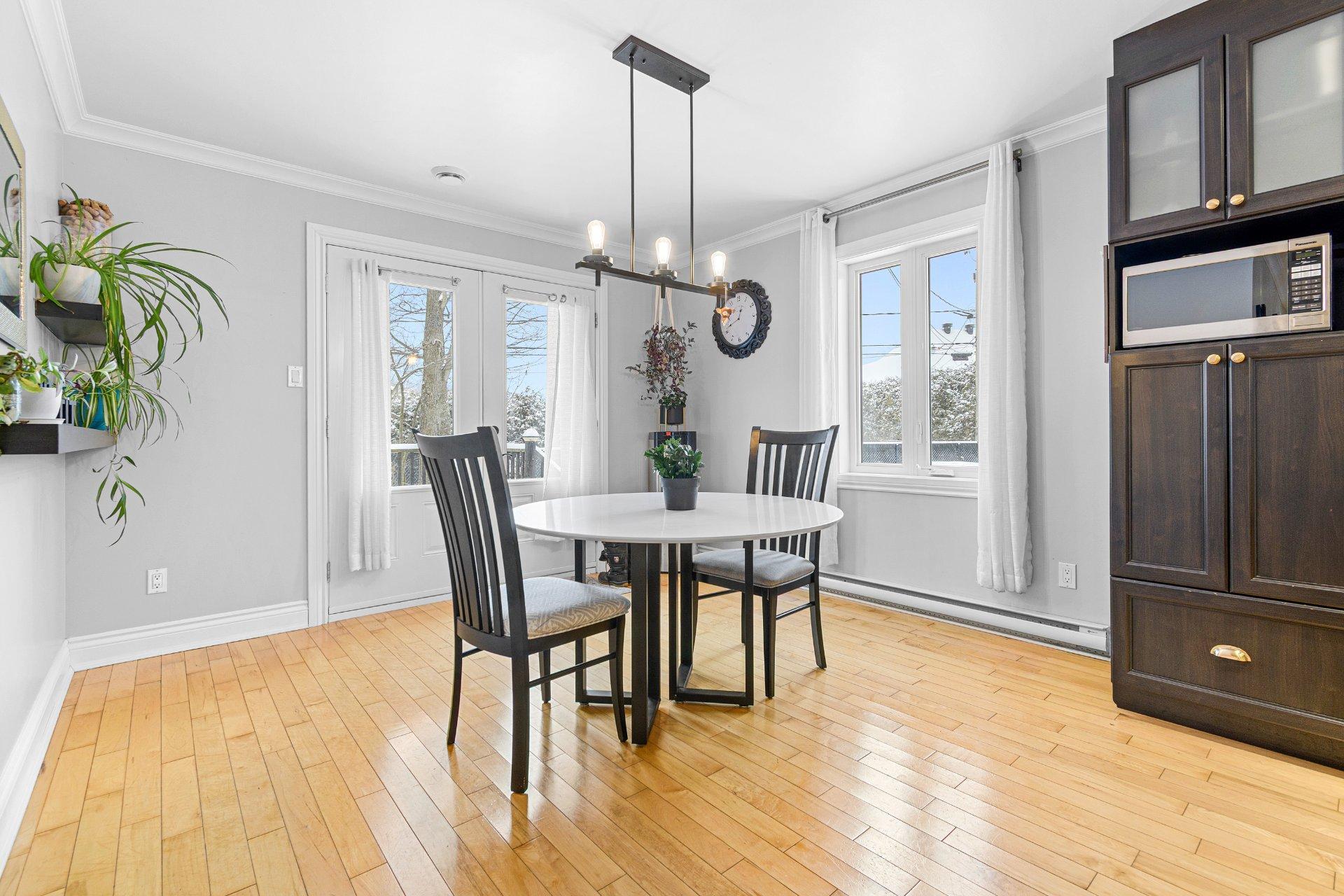 









17

 - 17A


Place du Clos

,
Lachute,




QC
J8H0J3

