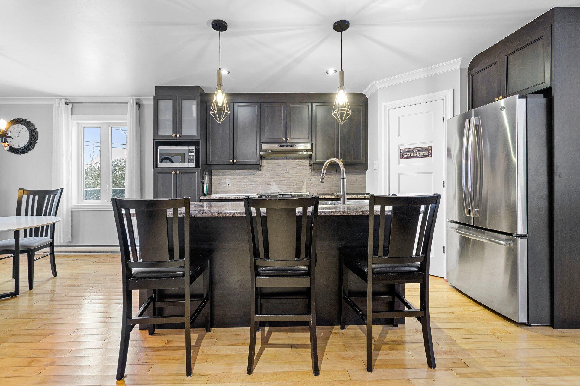 









17

 - 17A


Place du Clos

,
Lachute,




QC
J8H0J3

