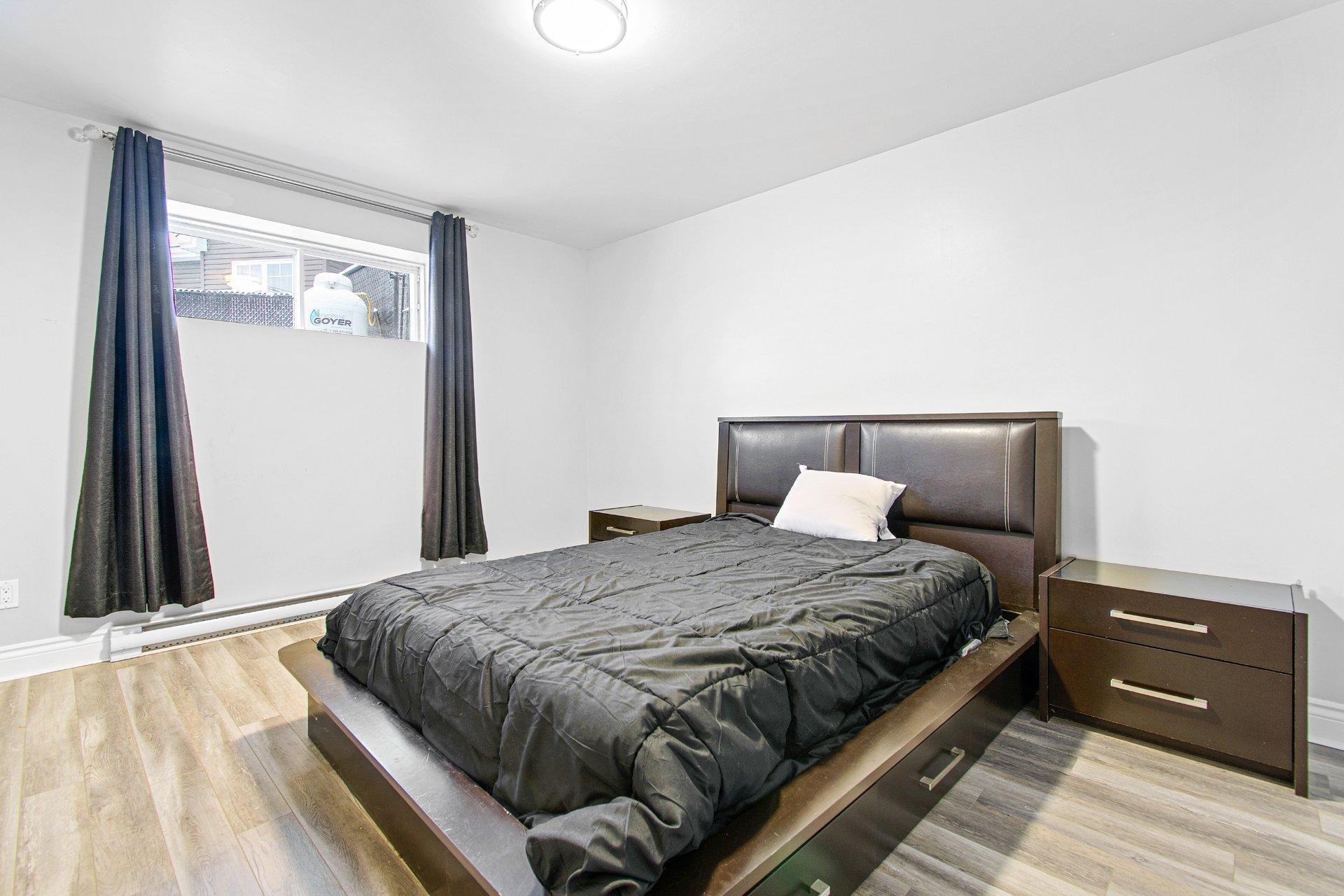 









17

 - 17A


Place du Clos

,
Lachute,




QC
J8H0J3

