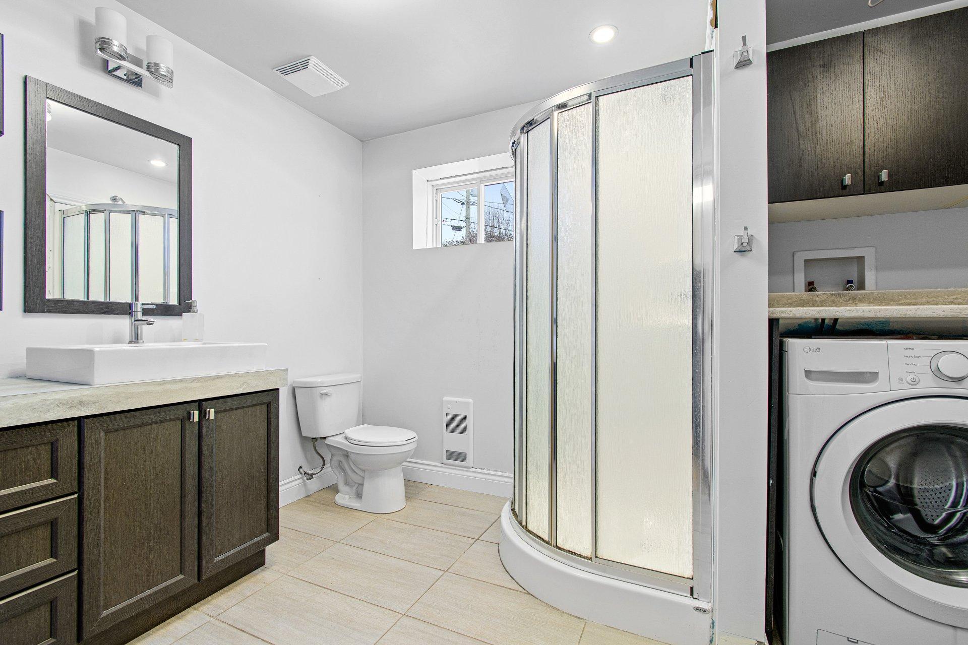 









17

 - 17A


Place du Clos

,
Lachute,




QC
J8H0J3

