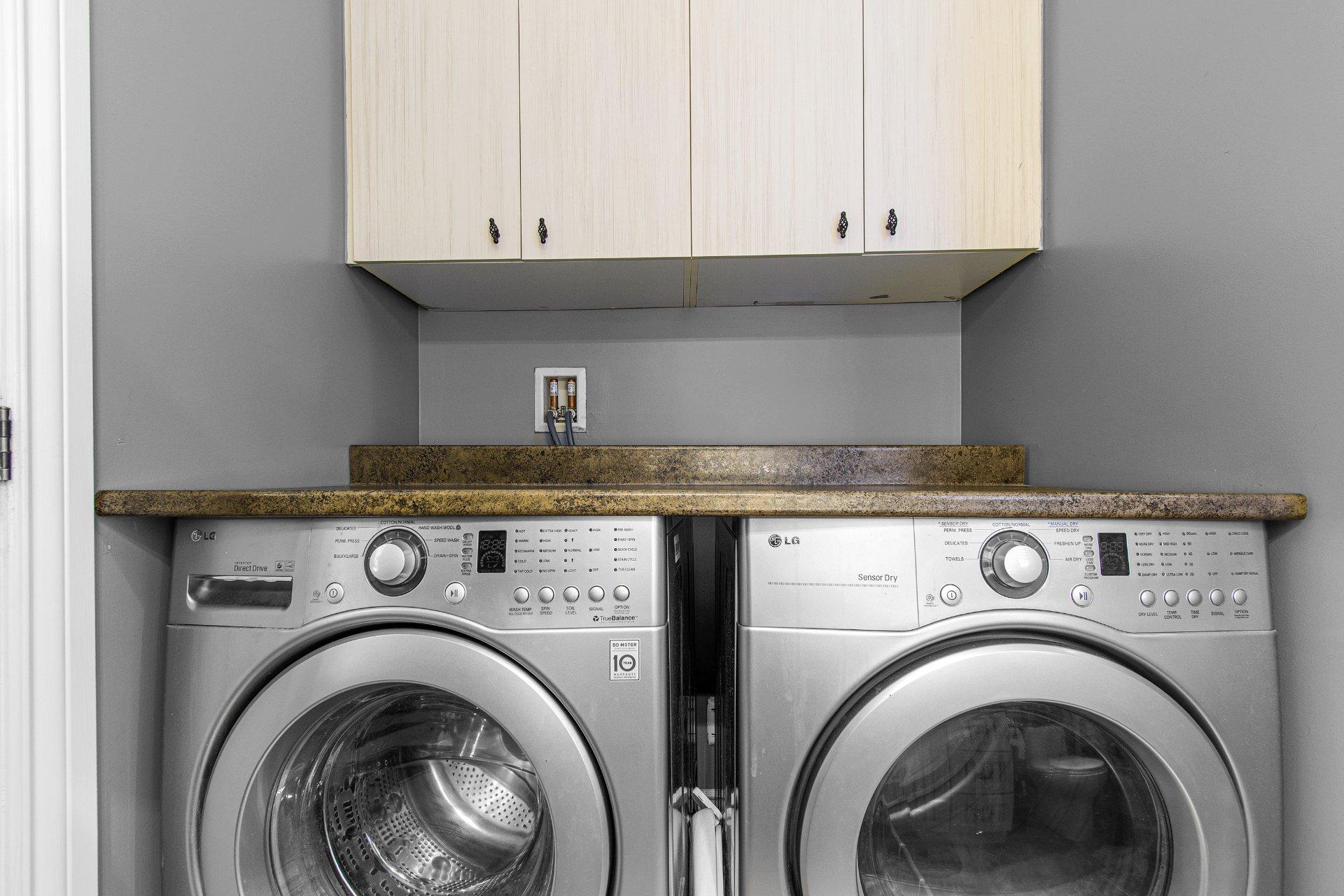 









17

 - 17A


Place du Clos

,
Lachute,




QC
J8H0J3

