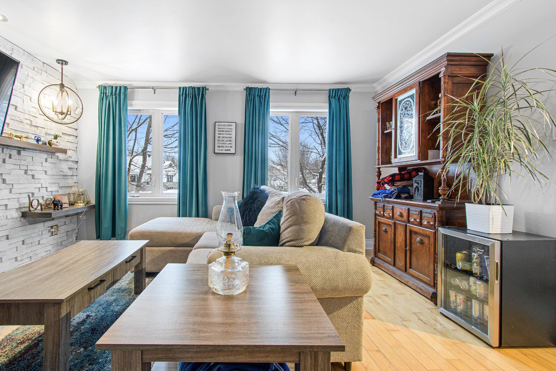 









17

 - 17A


Place du Clos

,
Lachute,




QC
J8H0J3

