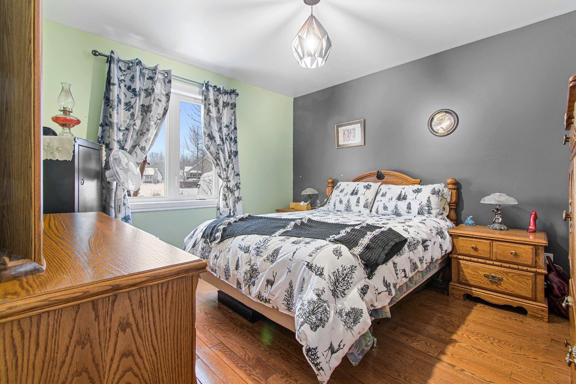 









17

 - 17A


Place du Clos

,
Lachute,




QC
J8H0J3

