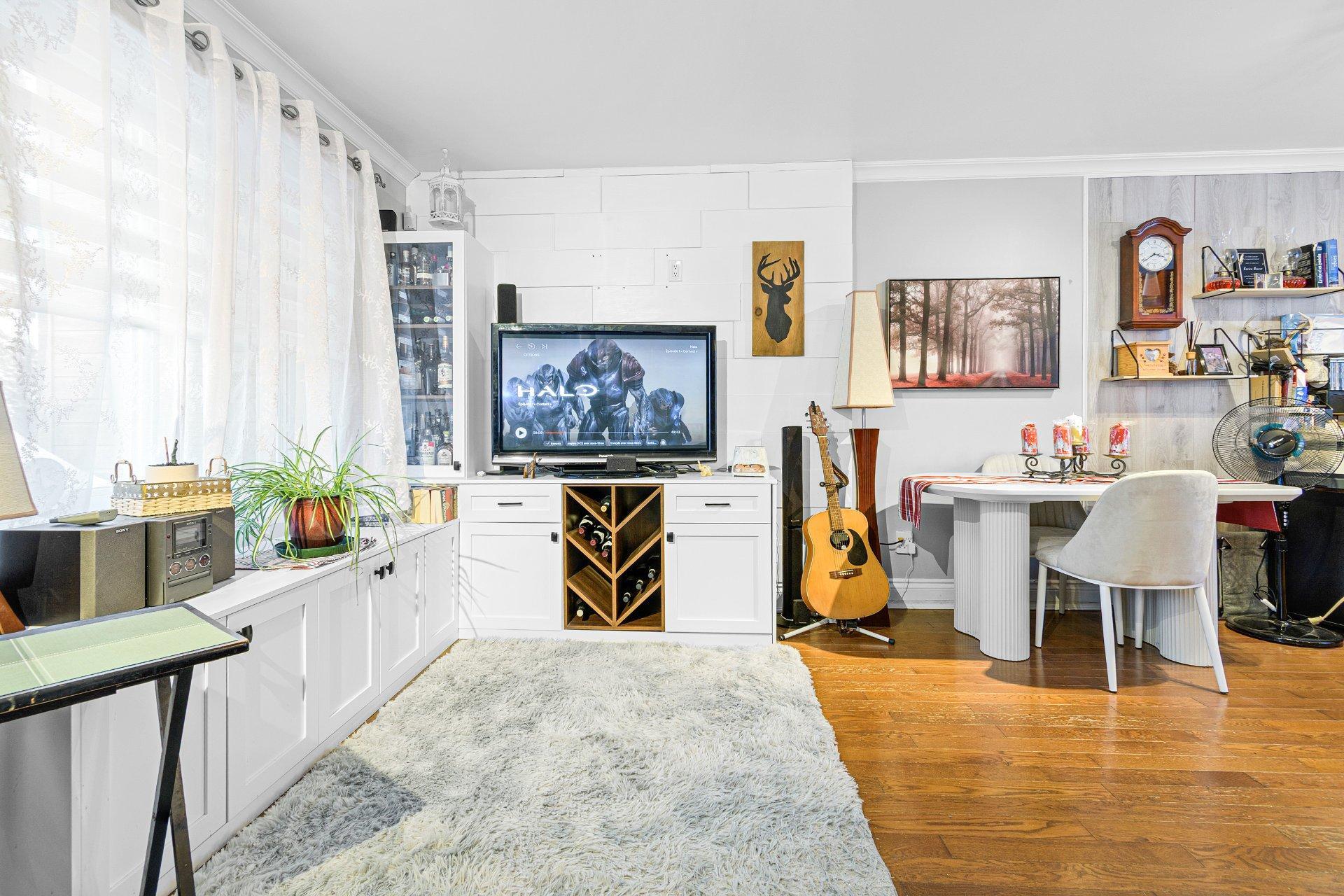 









17

 - 17A


Place du Clos

,
Lachute,




QC
J8H0J3

