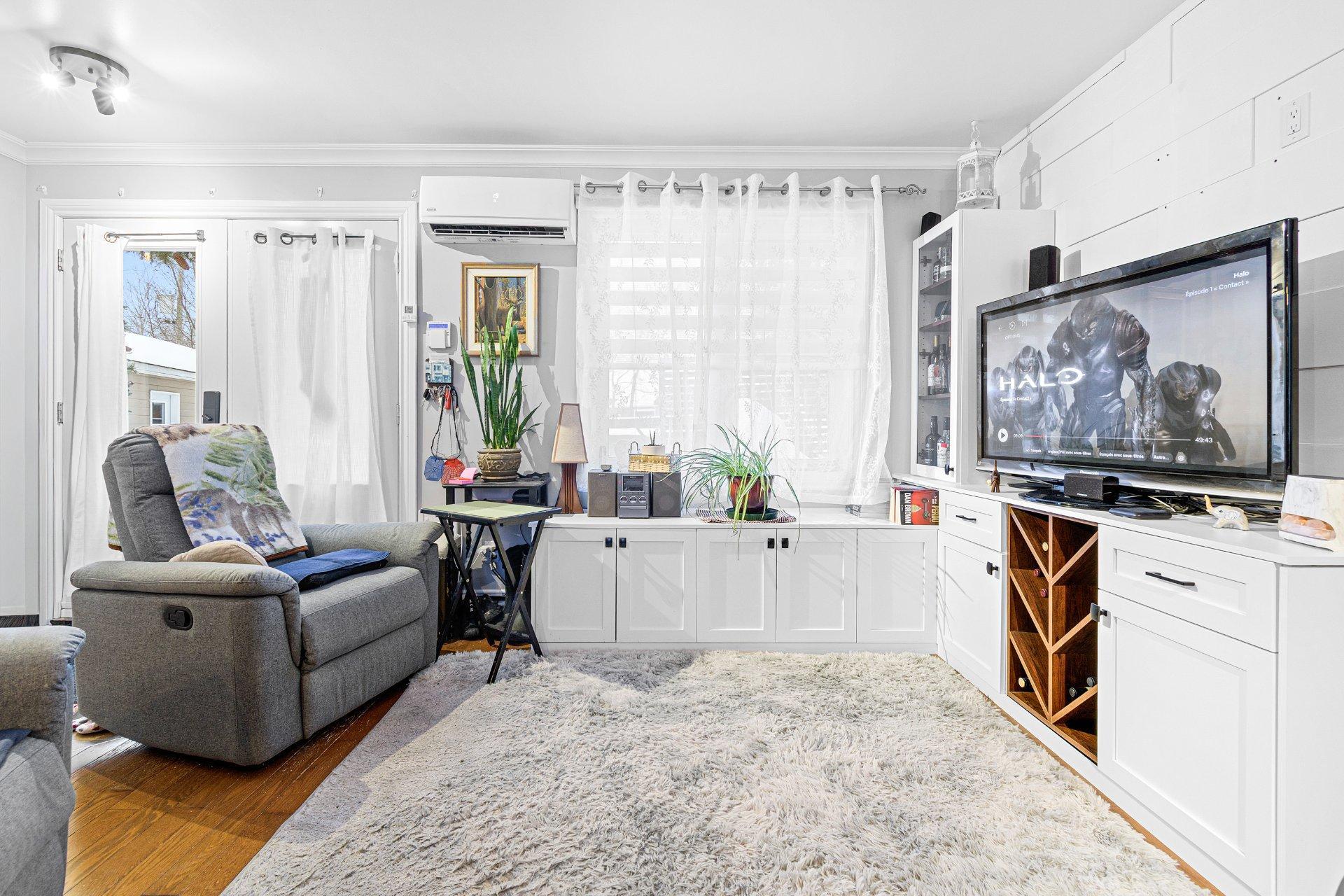 









17

 - 17A


Place du Clos

,
Lachute,




QC
J8H0J3

