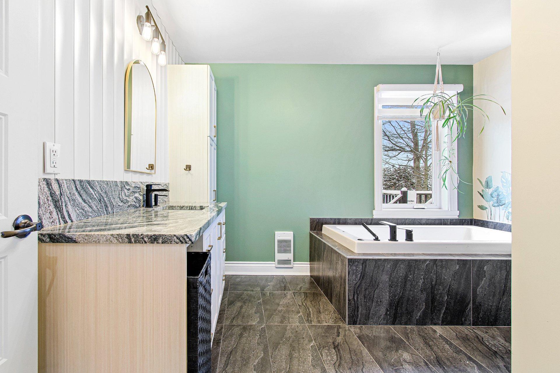 









17

 - 17A


Place du Clos

,
Lachute,




QC
J8H0J3

