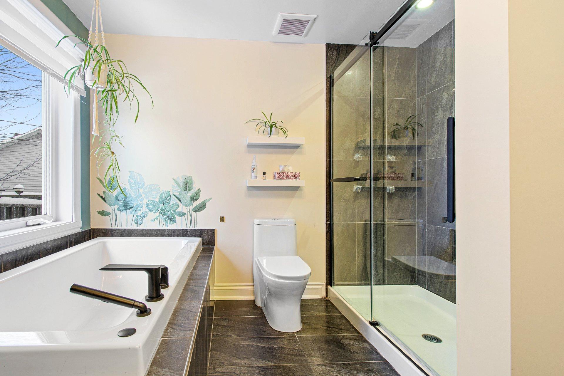 









17

 - 17A


Place du Clos

,
Lachute,




QC
J8H0J3

