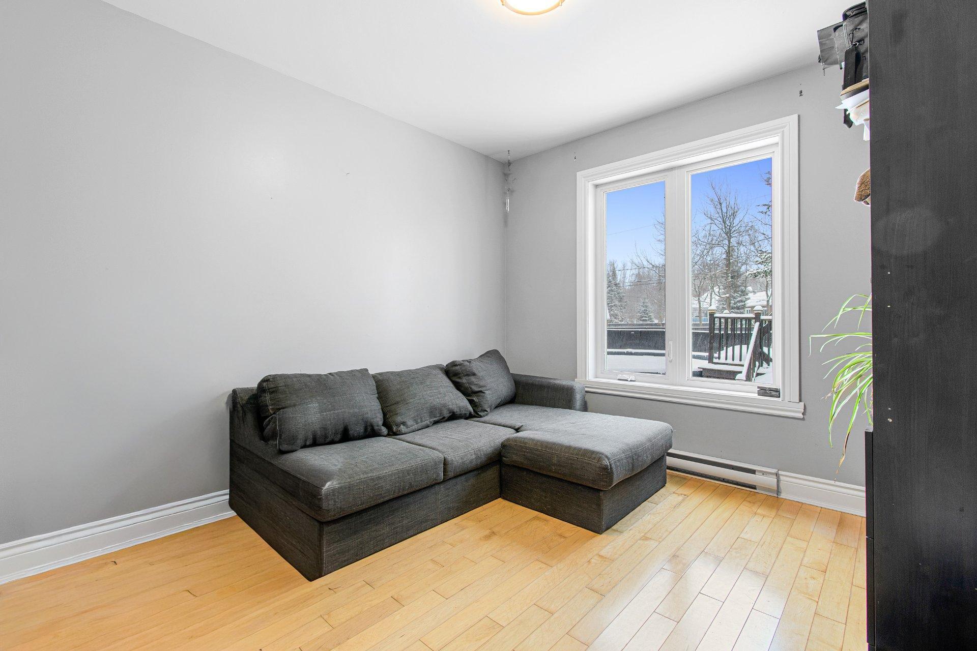 









17

 - 17A


Place du Clos

,
Lachute,




QC
J8H0J3

