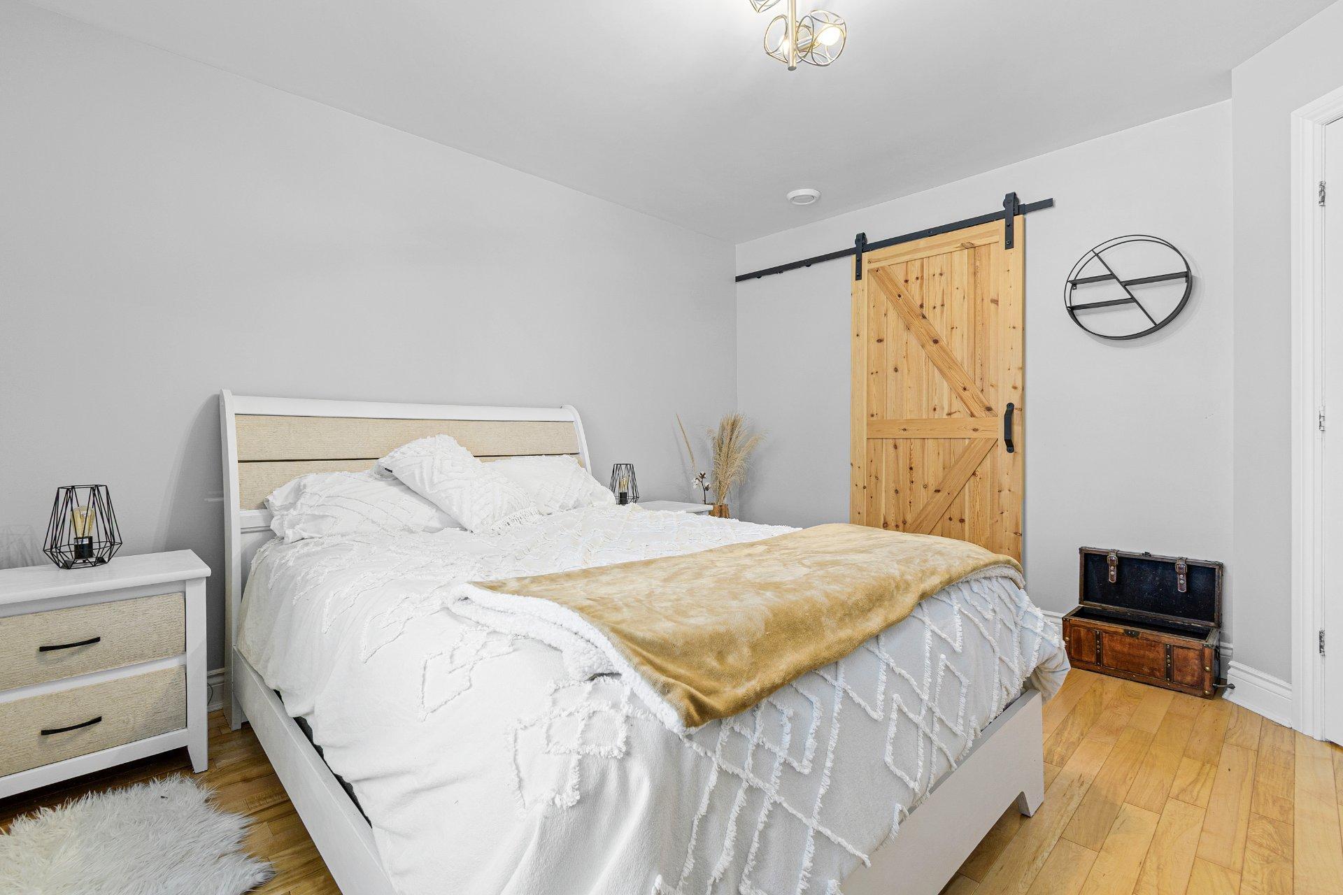 









17

 - 17A


Place du Clos

,
Lachute,




QC
J8H0J3

