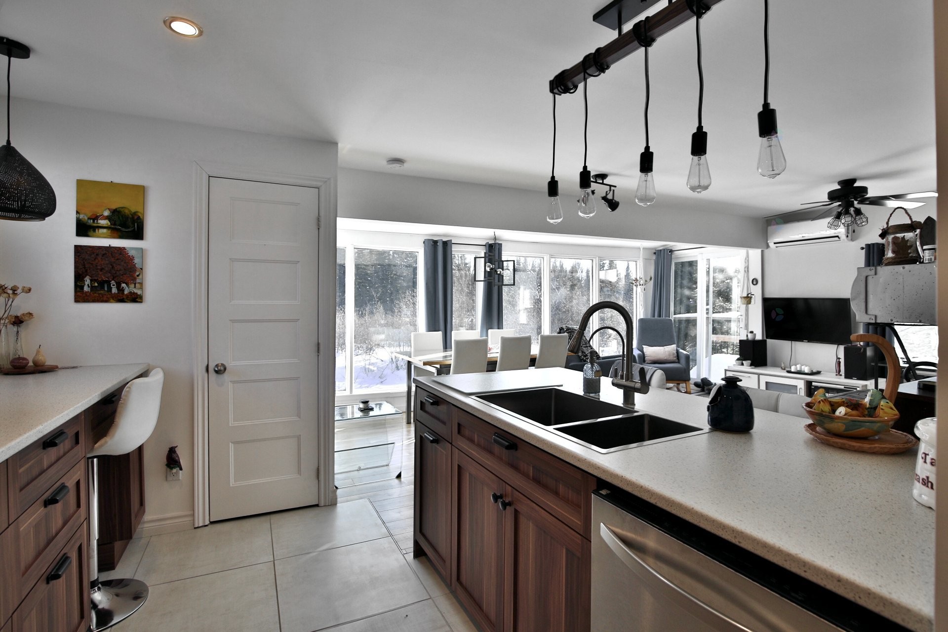 









322


Ch. Tawachiche E.

,
Lac-aux-Sables,




QC
G0X1M0

