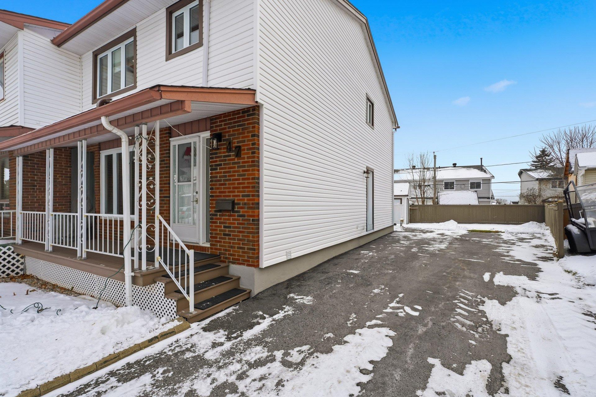 









47


Rue Mulligan

,
Gatineau (Aylmer),




QC
J9H5W2

