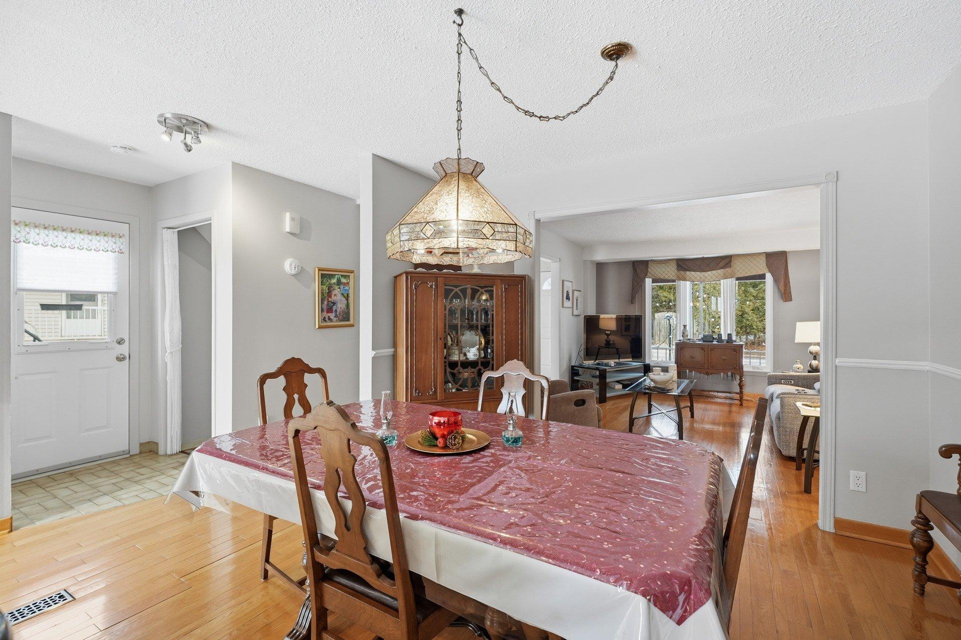 









47


Rue Mulligan

,
Gatineau (Aylmer),




QC
J9H5W2

