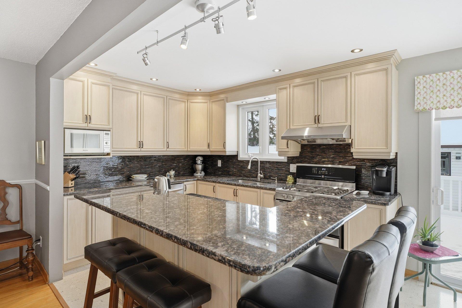 









47


Rue Mulligan

,
Gatineau (Aylmer),




QC
J9H5W2

