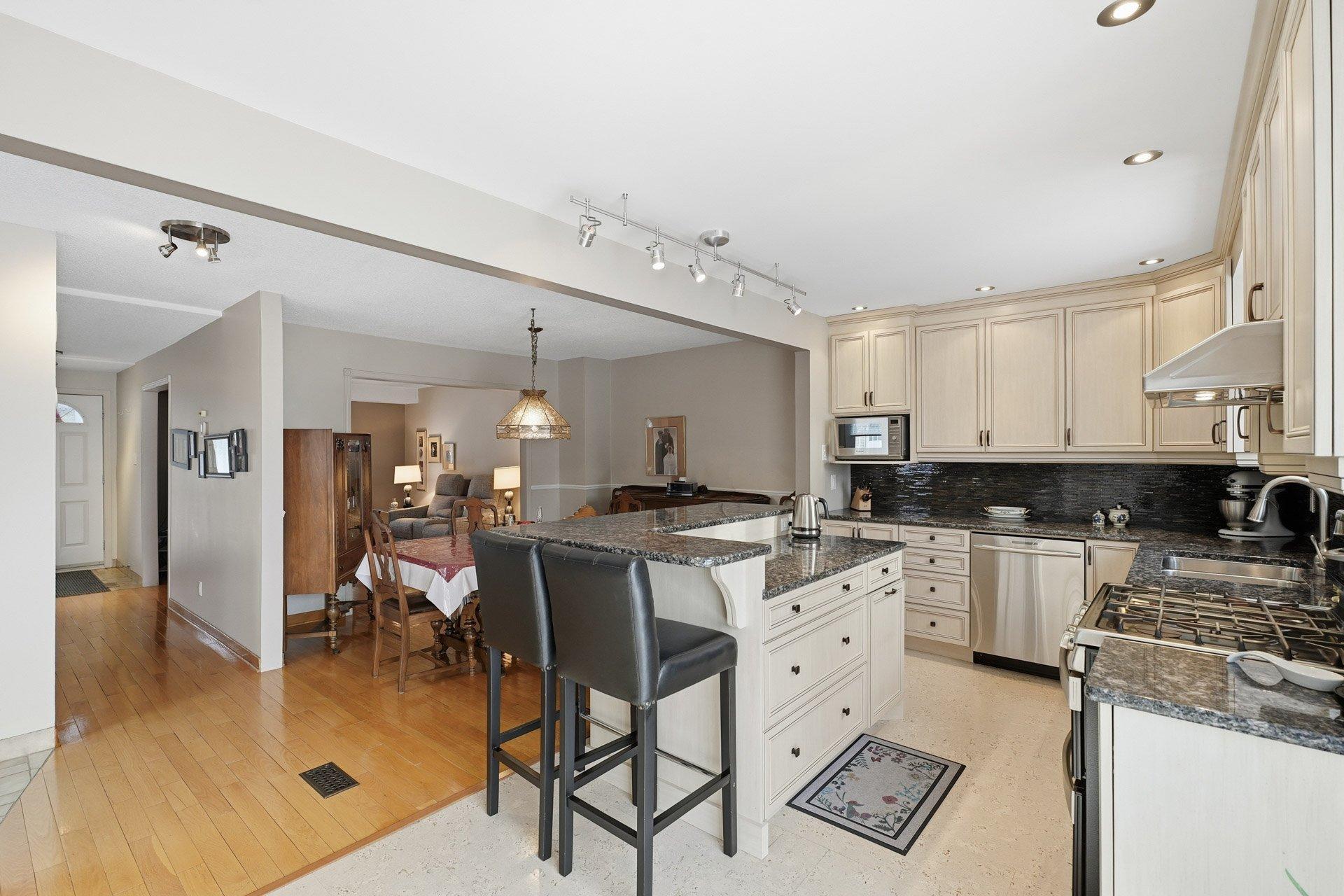 









47


Rue Mulligan

,
Gatineau (Aylmer),




QC
J9H5W2

