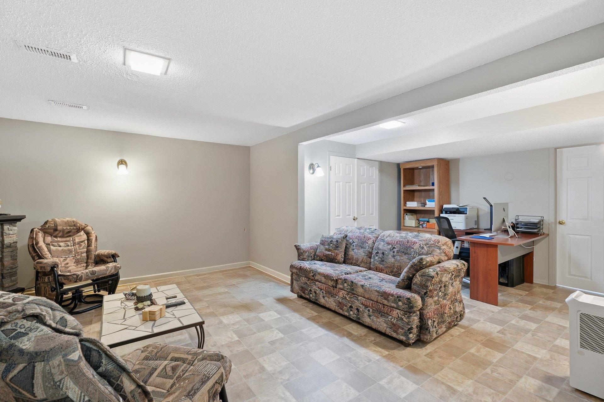 









47


Rue Mulligan

,
Gatineau (Aylmer),




QC
J9H5W2

