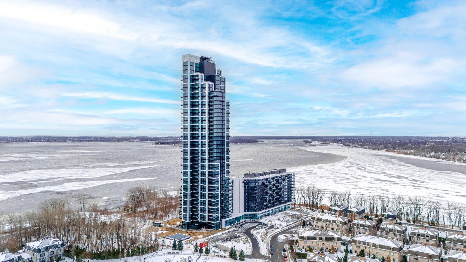 









1000


Rue André-Prévost

, 1005,
Montréal (Verdun/Île-des-Soeurs),




QC
H3E0G2

