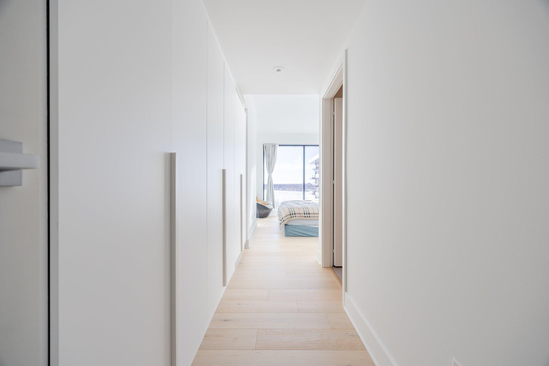 









1000


Rue André-Prévost

, 1005,
Montréal (Verdun/Île-des-Soeurs),




QC
H3E0G2

