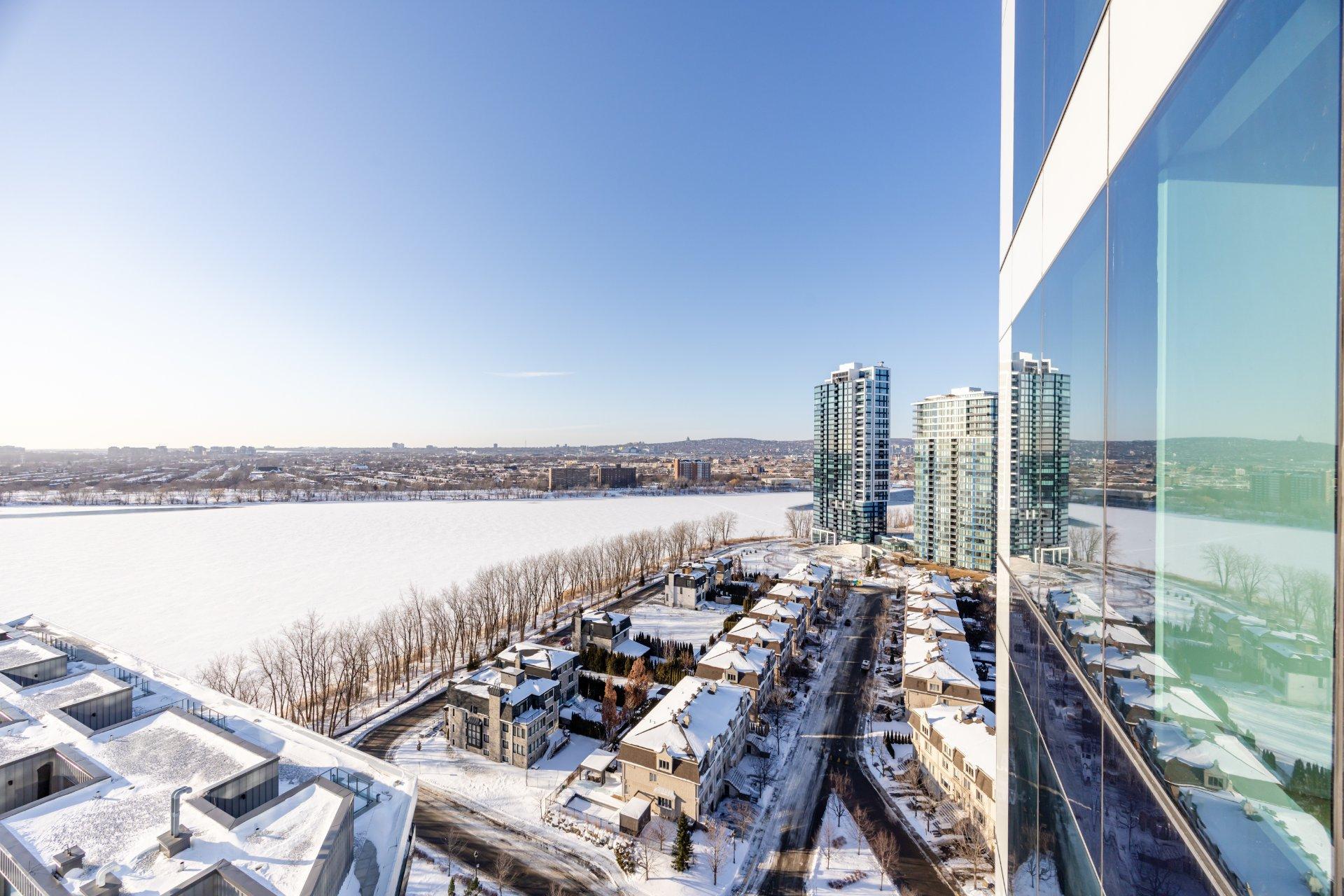 









1000


Rue André-Prévost

, 1005,
Montréal (Verdun/Île-des-Soeurs),




QC
H3E0G2

