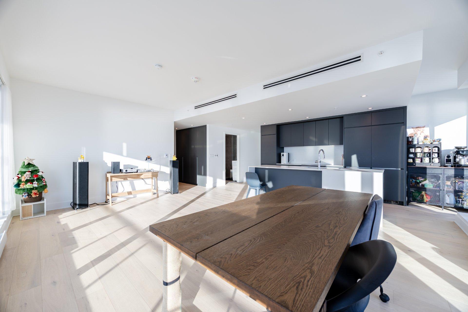 









1000


Rue André-Prévost

, 1005,
Montréal (Verdun/Île-des-Soeurs),




QC
H3E0G2

