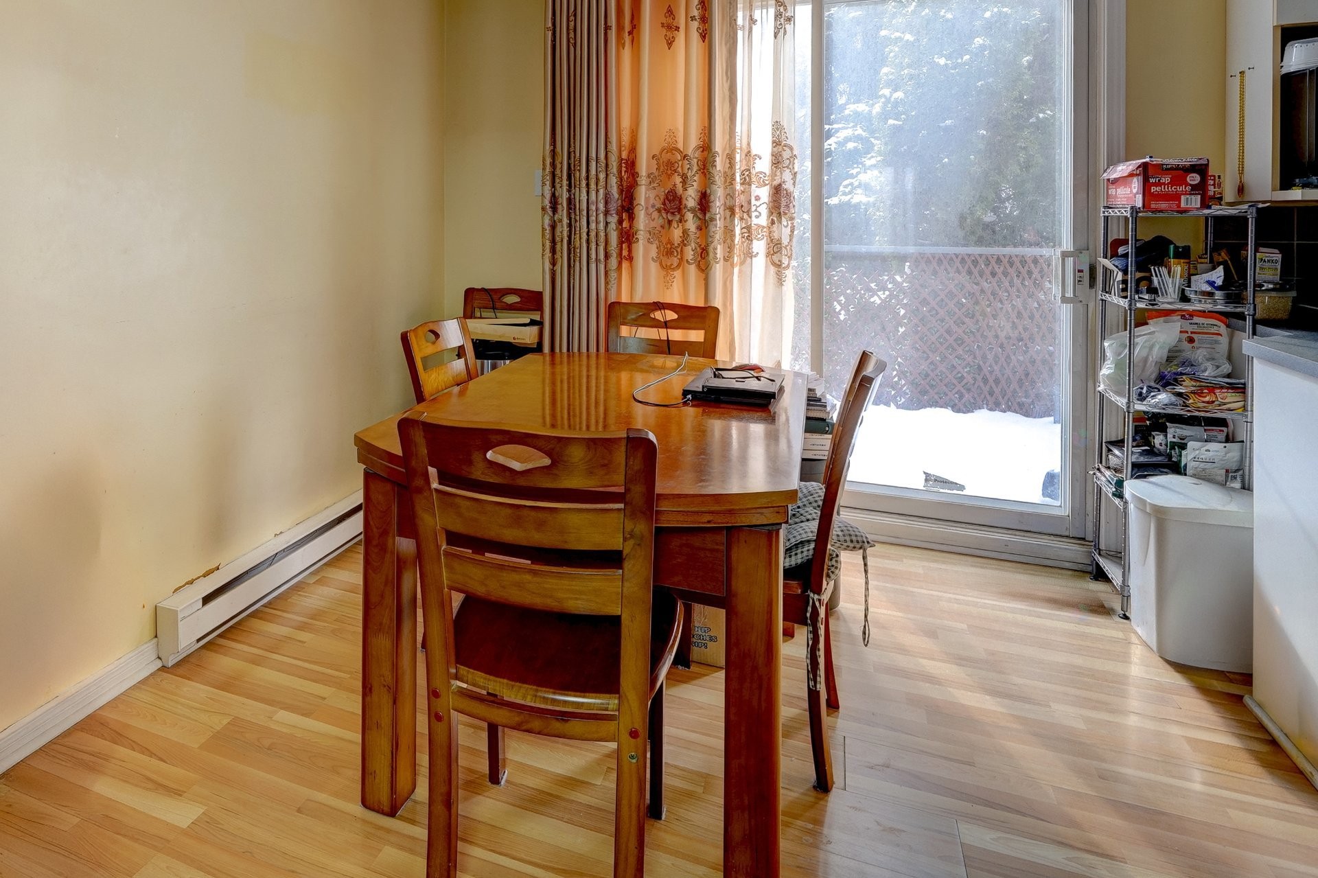 









2647


Rue Neuville

,
Brossard,




QC
J4Y1E9

