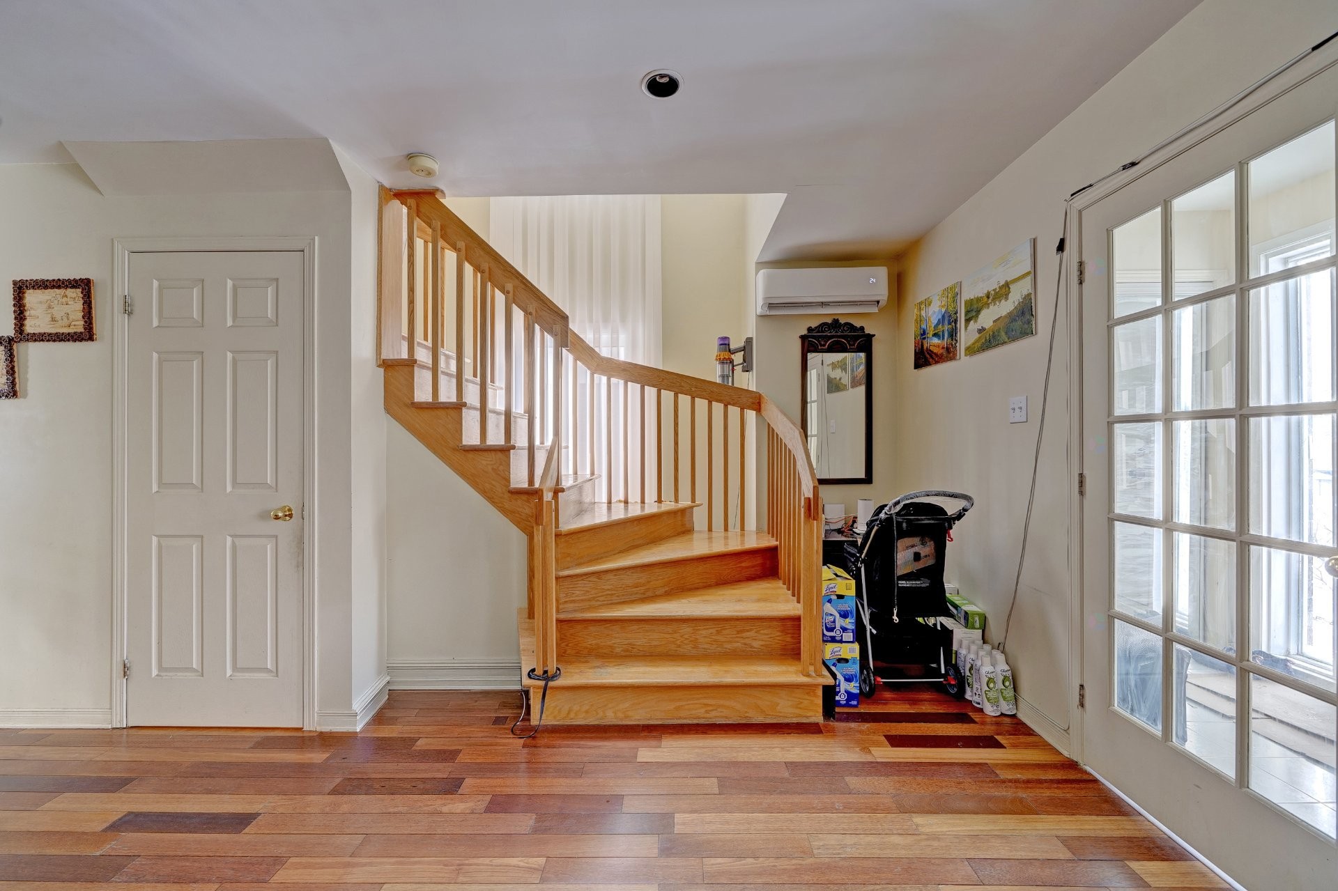 









2647


Rue Neuville

,
Brossard,




QC
J4Y1E9

