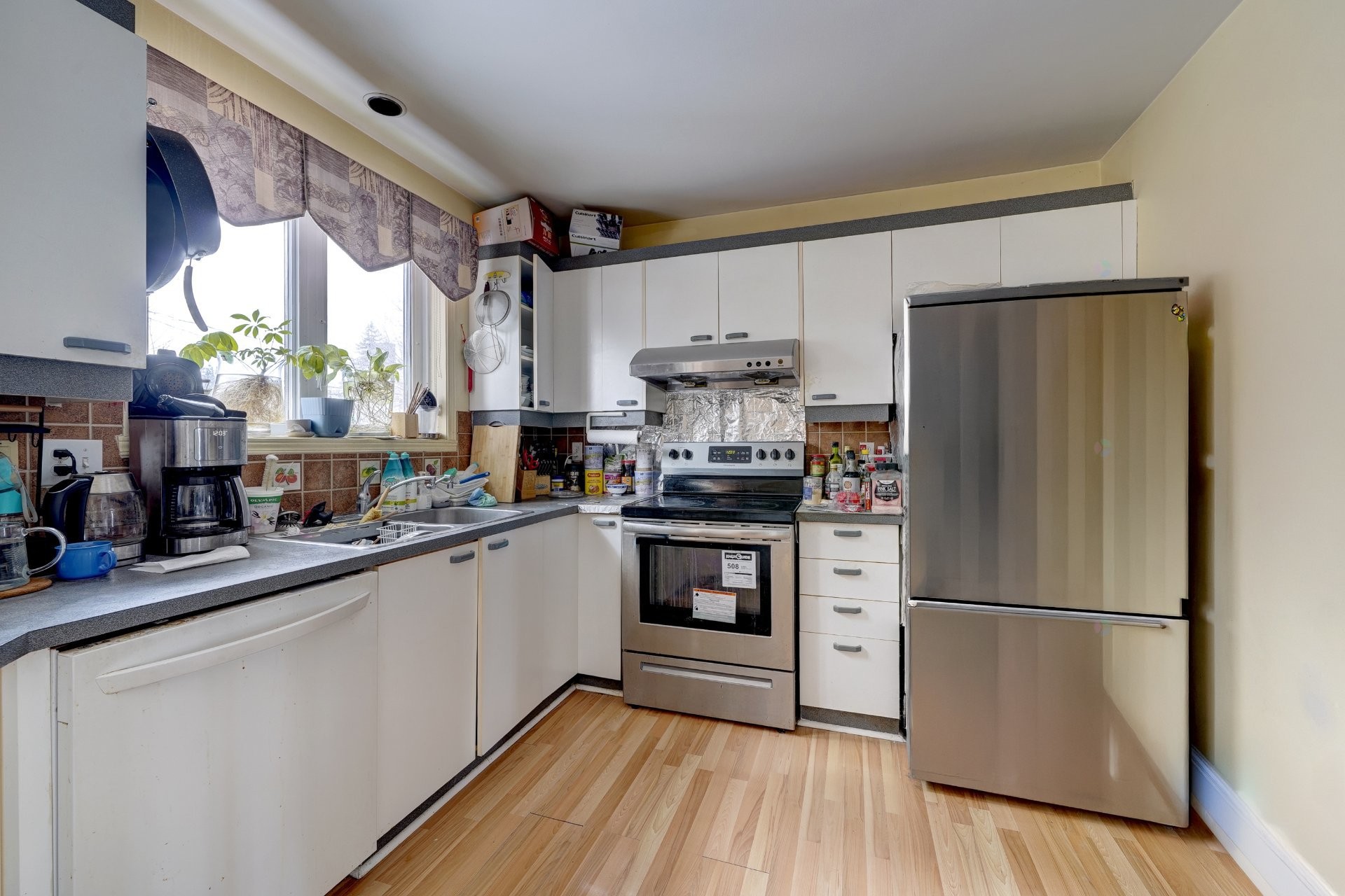 









2647


Rue Neuville

,
Brossard,




QC
J4Y1E9

