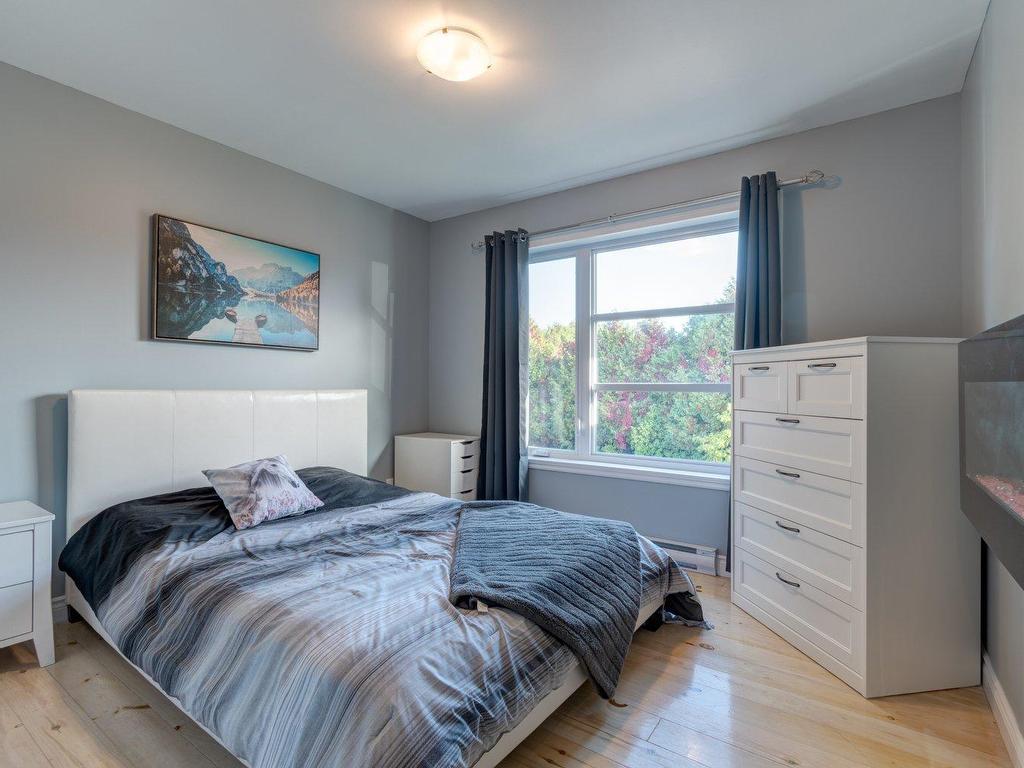 









1037


Rue Paul

,
Saint-Amable,




QC
J0L1N0

