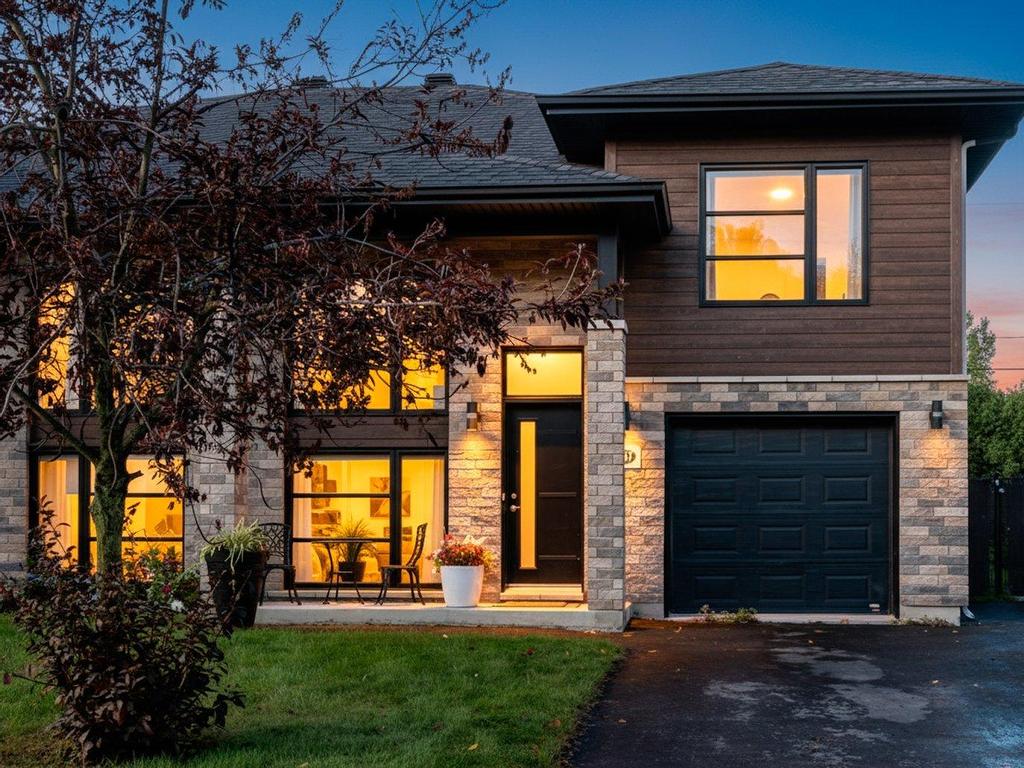 









1037


Rue Paul

,
Saint-Amable,




QC
J0L1N0

