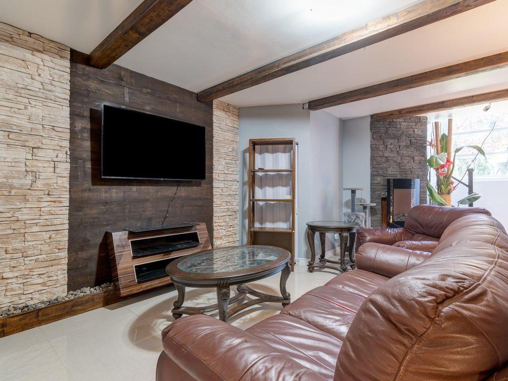 









1037


Rue Paul

,
Saint-Amable,




QC
J0L1N0

