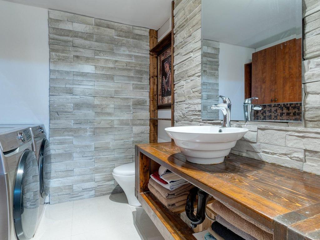 









1037


Rue Paul

,
Saint-Amable,




QC
J0L1N0

