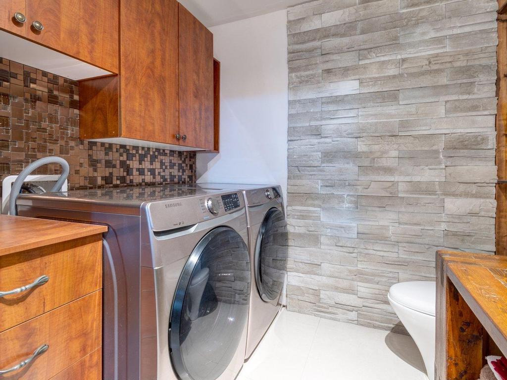 









1037


Rue Paul

,
Saint-Amable,




QC
J0L1N0

