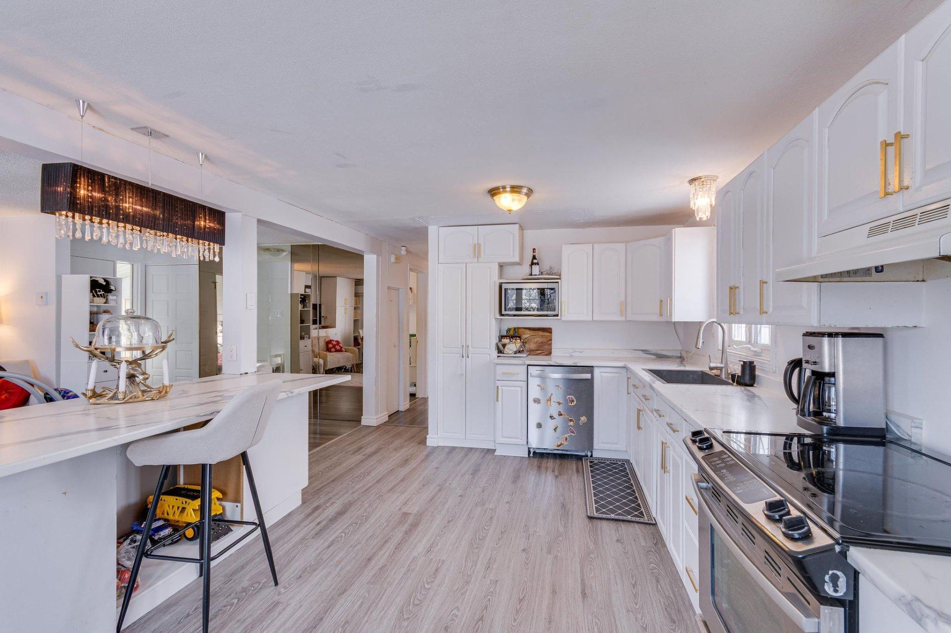 









38


Rue Eastern

,
Gatineau (Aylmer),




QC
J9H2L1

