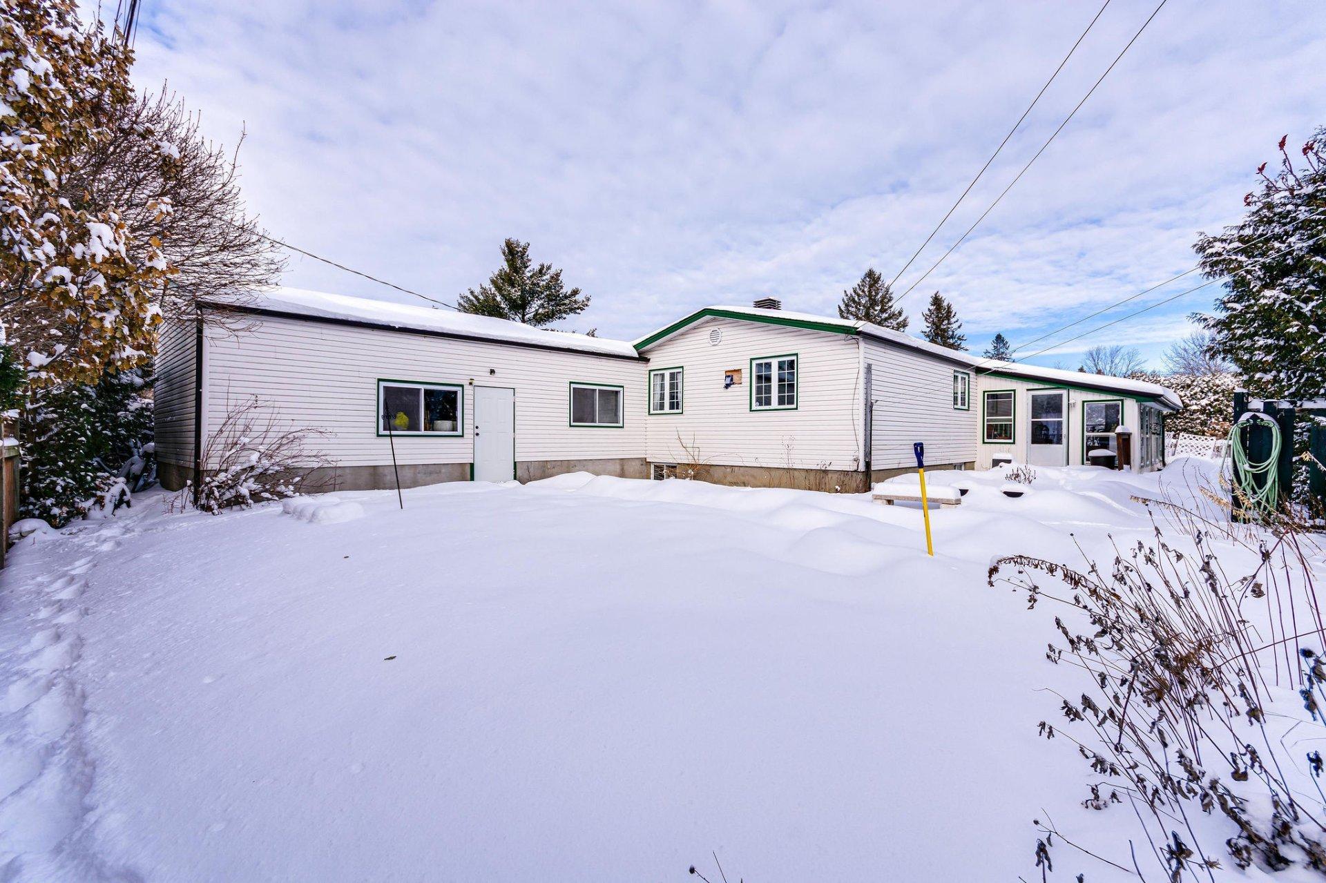 









38


Rue Eastern

,
Gatineau (Aylmer),




QC
J9H2L1

