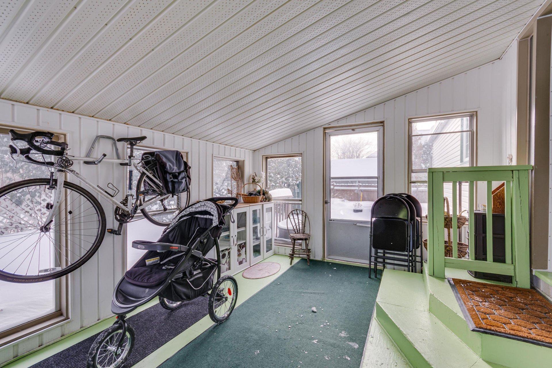 









38


Rue Eastern

,
Gatineau (Aylmer),




QC
J9H2L1

