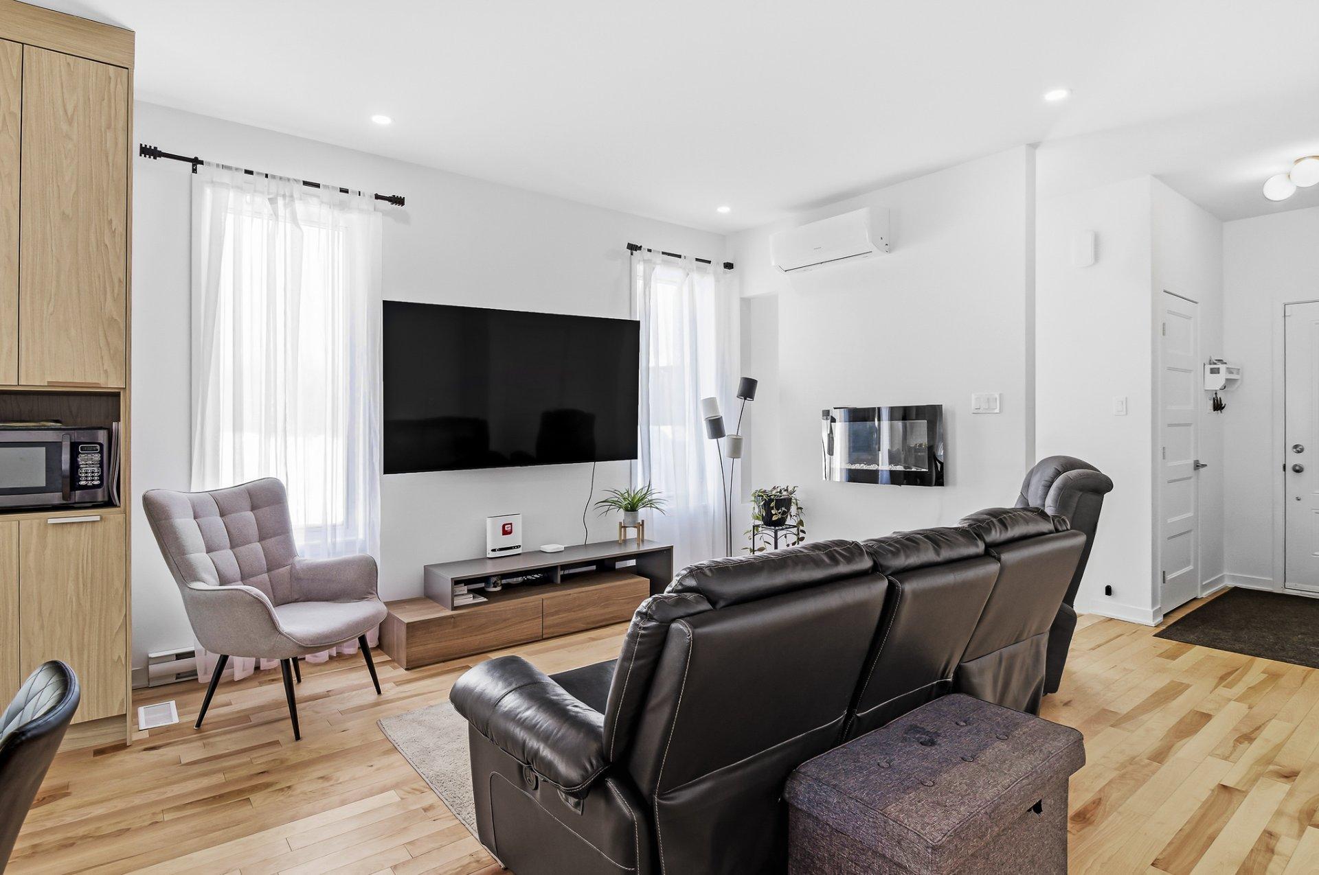 









103


Rue Pierre-Gauvreau

,
Cowansville,




QC
J2K3P3

