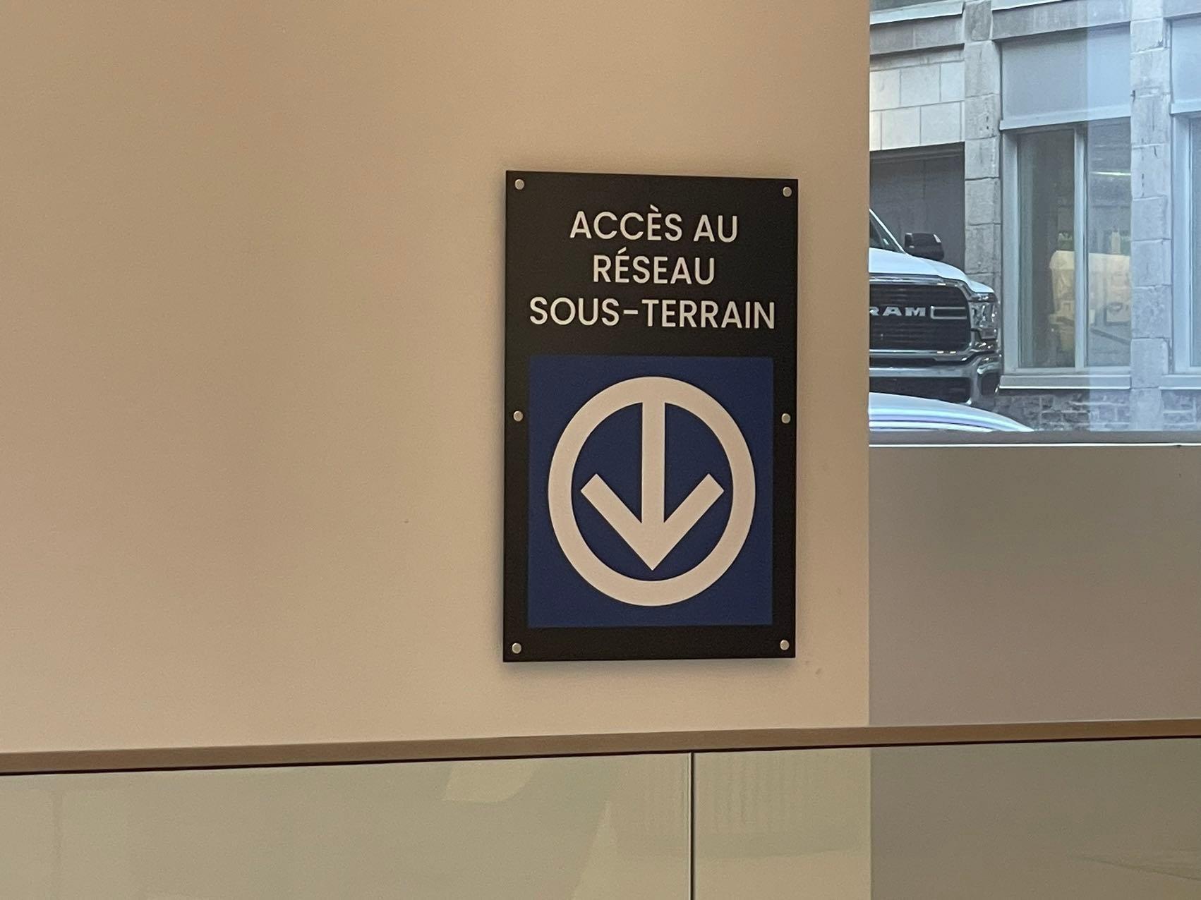 









720


Rue St-Jacques

, 3503,
Montréal (Ville-Marie),




QC
H3C1E9

