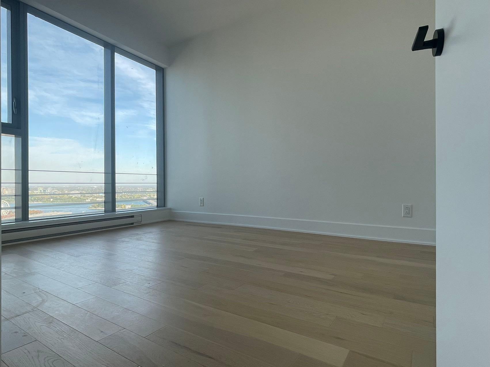 









720


Rue St-Jacques

, 3503,
Montréal (Ville-Marie),




QC
H3C1E9

