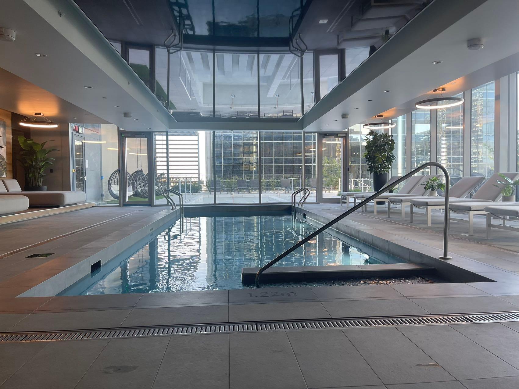 









720


Rue St-Jacques

, 3503,
Montréal (Ville-Marie),




QC
H3C1E9

