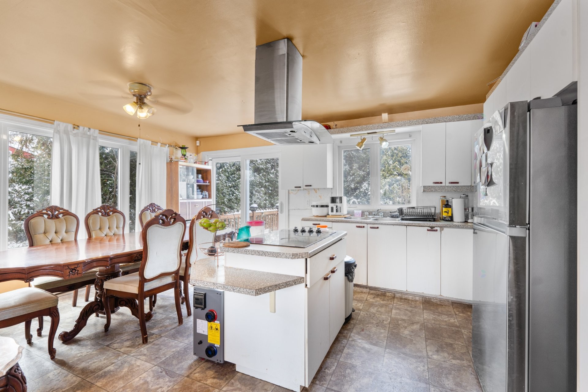 









7


35e Avenue E.

,
Blainville,




QC
J7C1J5

