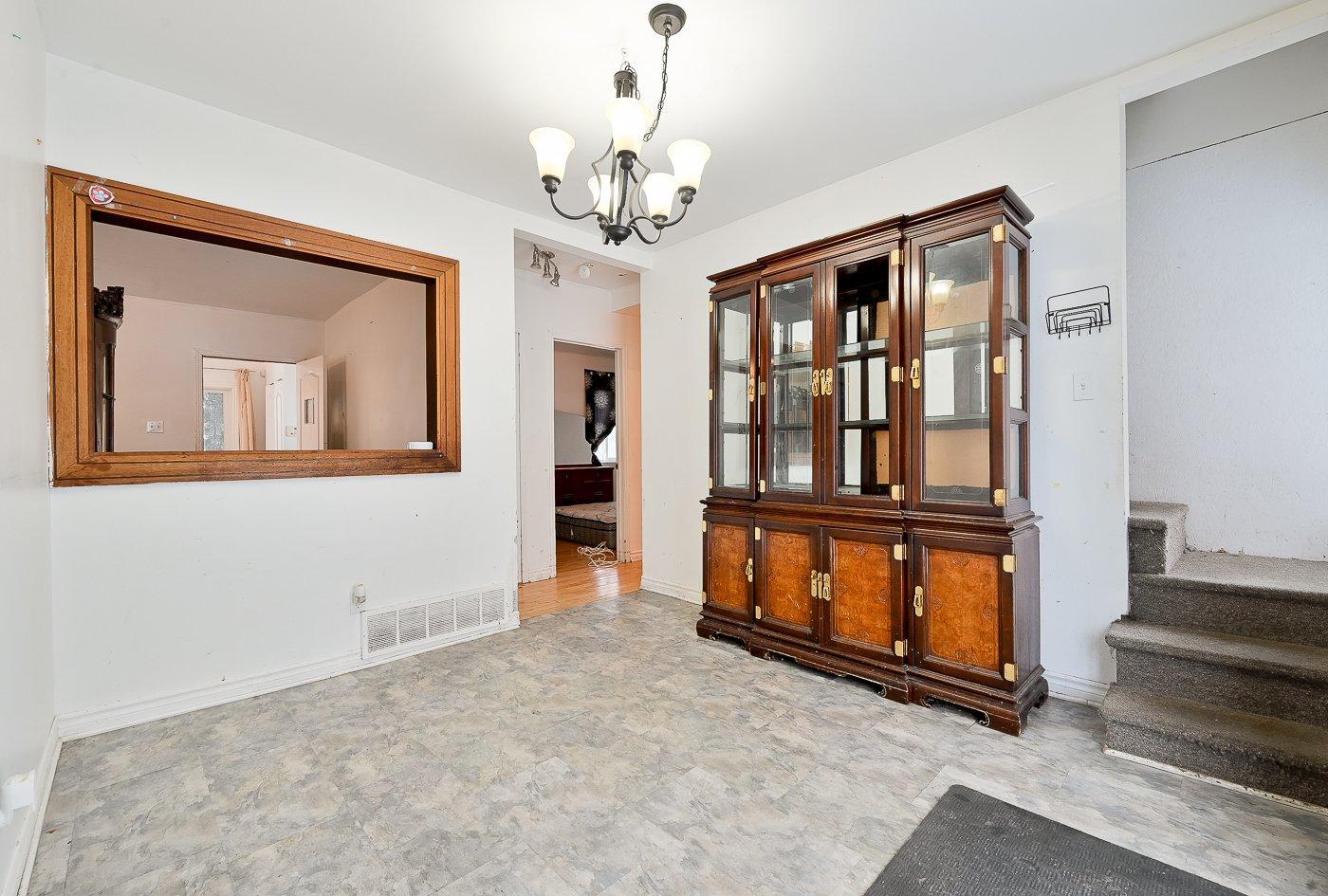 









27


Rue Allan

,
Longueuil (Greenfield Park),




QC
J4V2W5

