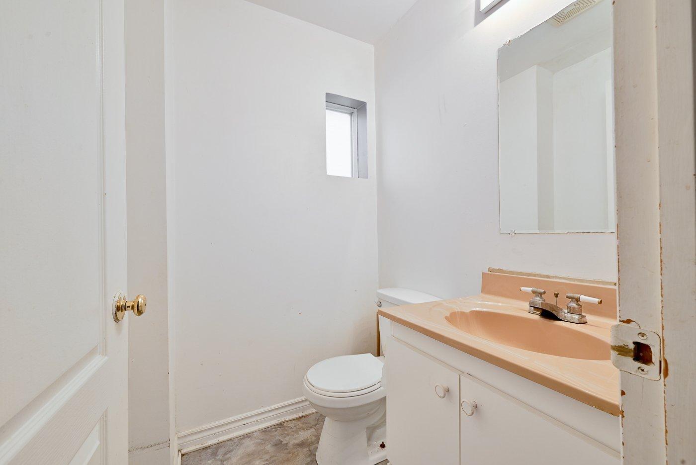 









27


Rue Allan

,
Longueuil (Greenfield Park),




QC
J4V2W5

