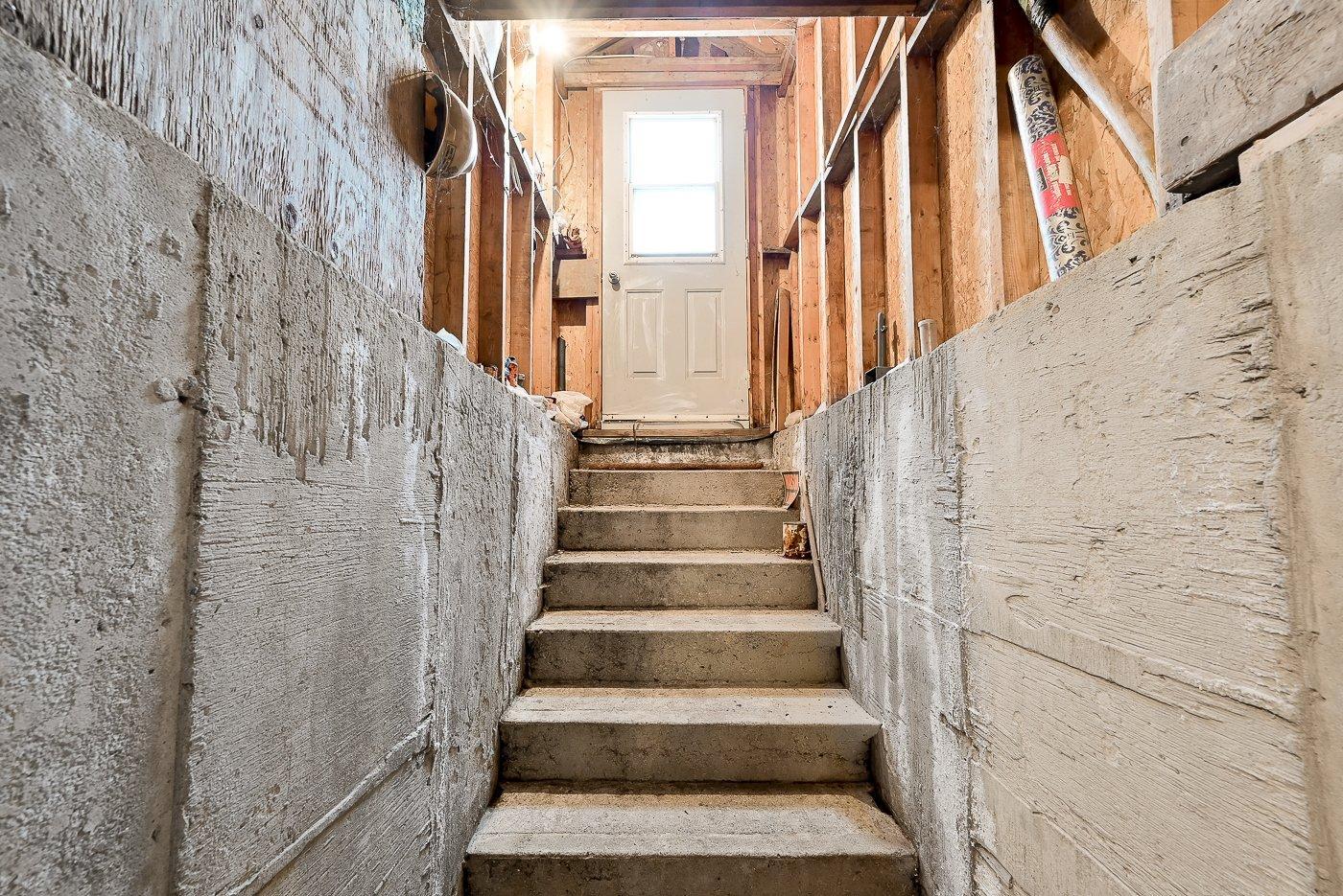 









27


Rue Allan

,
Longueuil (Greenfield Park),




QC
J4V2W5

