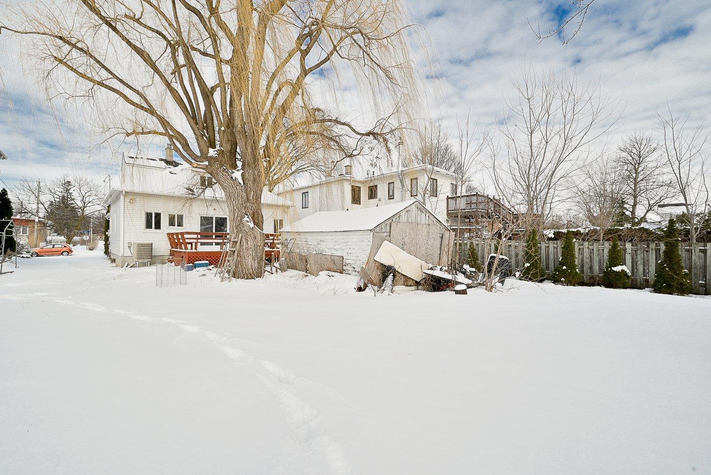 









27


Rue Allan

,
Longueuil (Greenfield Park),




QC
J4V2W5

