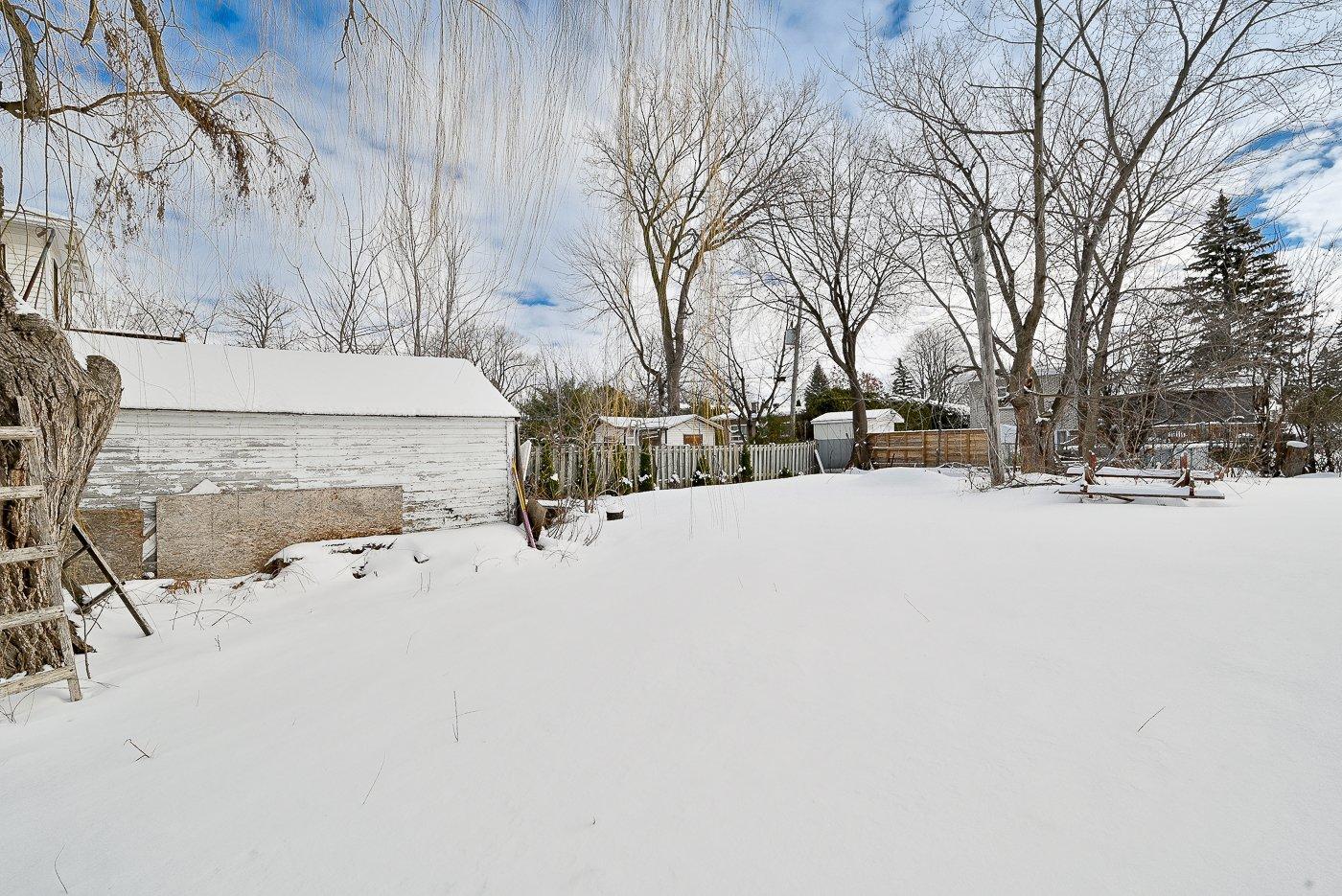 









27


Rue Allan

,
Longueuil (Greenfield Park),




QC
J4V2W5

