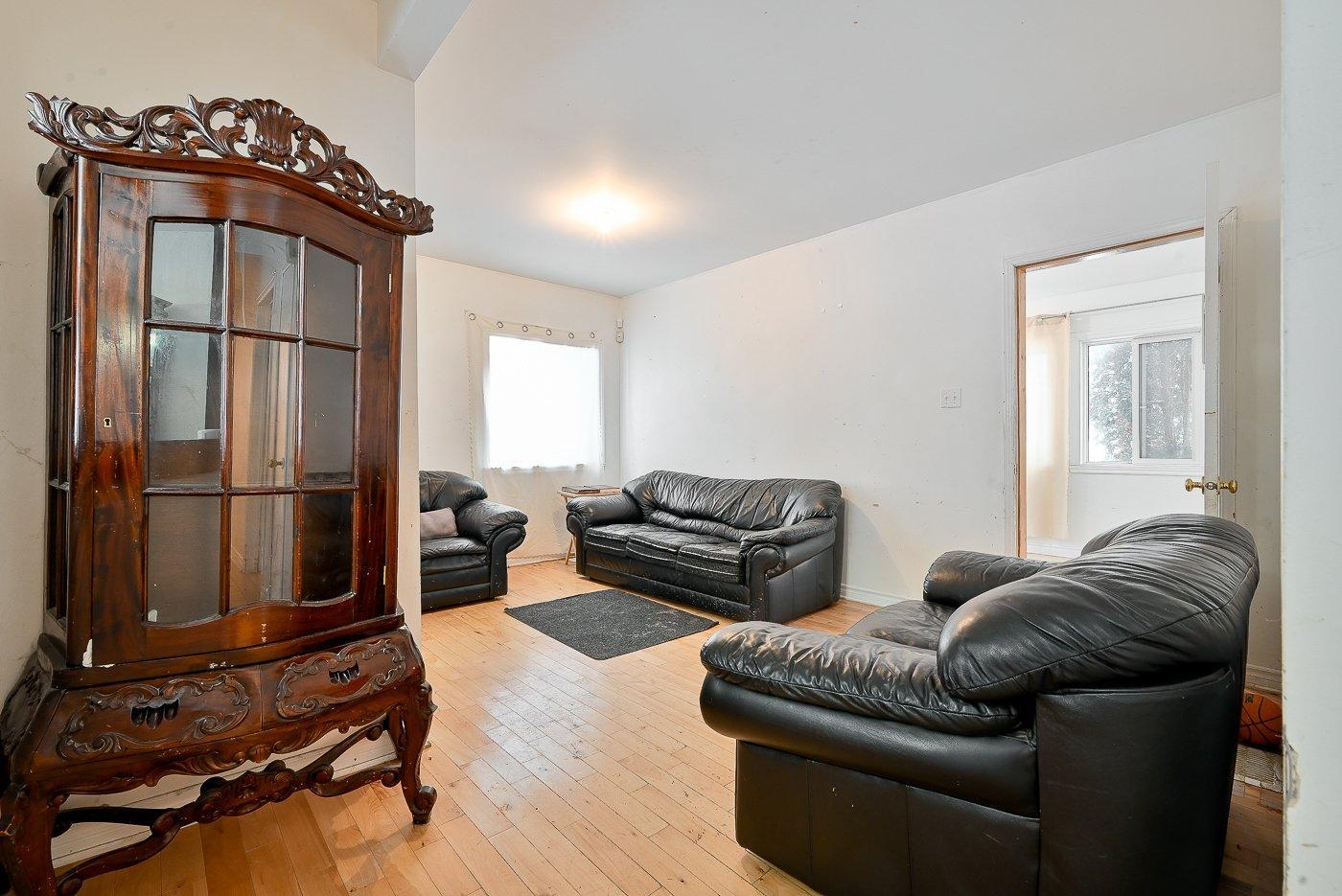 









27


Rue Allan

,
Longueuil (Greenfield Park),




QC
J4V2W5

