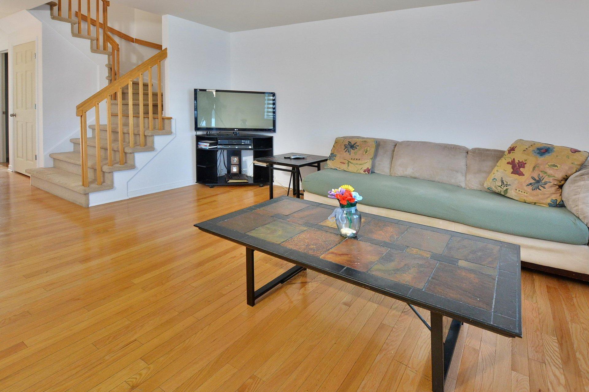 









150


Rue Bellini

,
Vaudreuil-Dorion,




QC
J7V0M7

