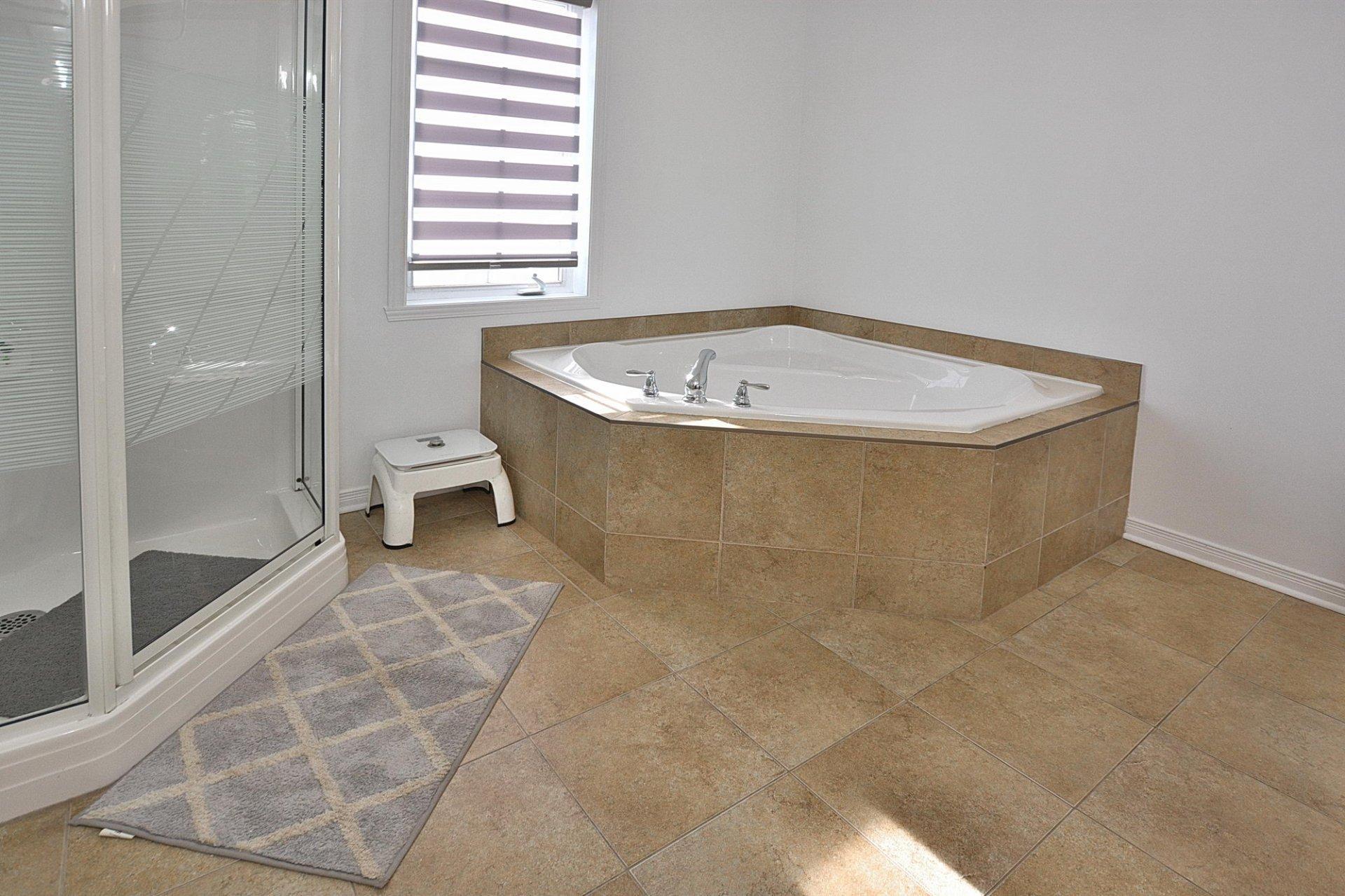 









150


Rue Bellini

,
Vaudreuil-Dorion,




QC
J7V0M7

