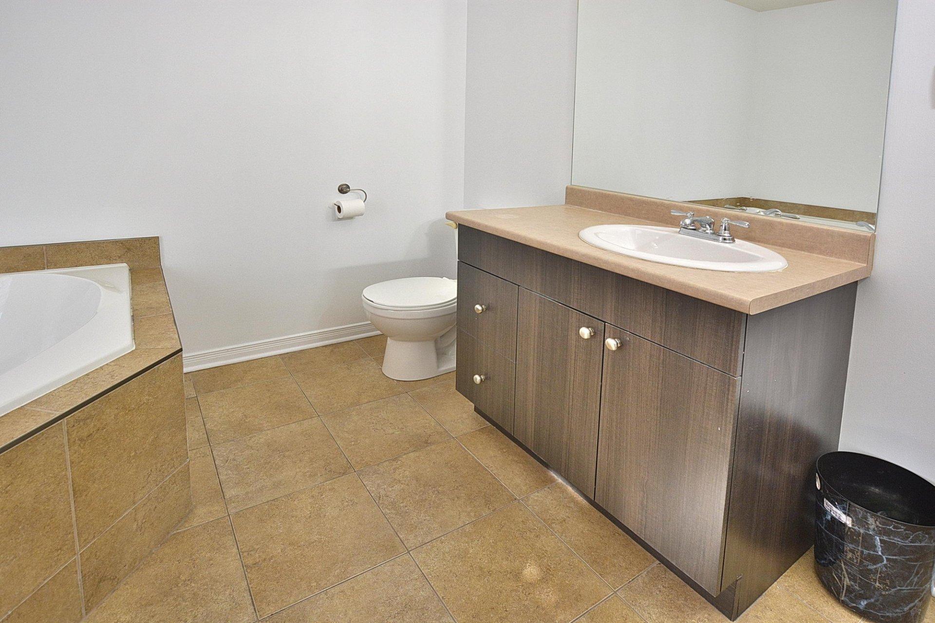 









150


Rue Bellini

,
Vaudreuil-Dorion,




QC
J7V0M7

